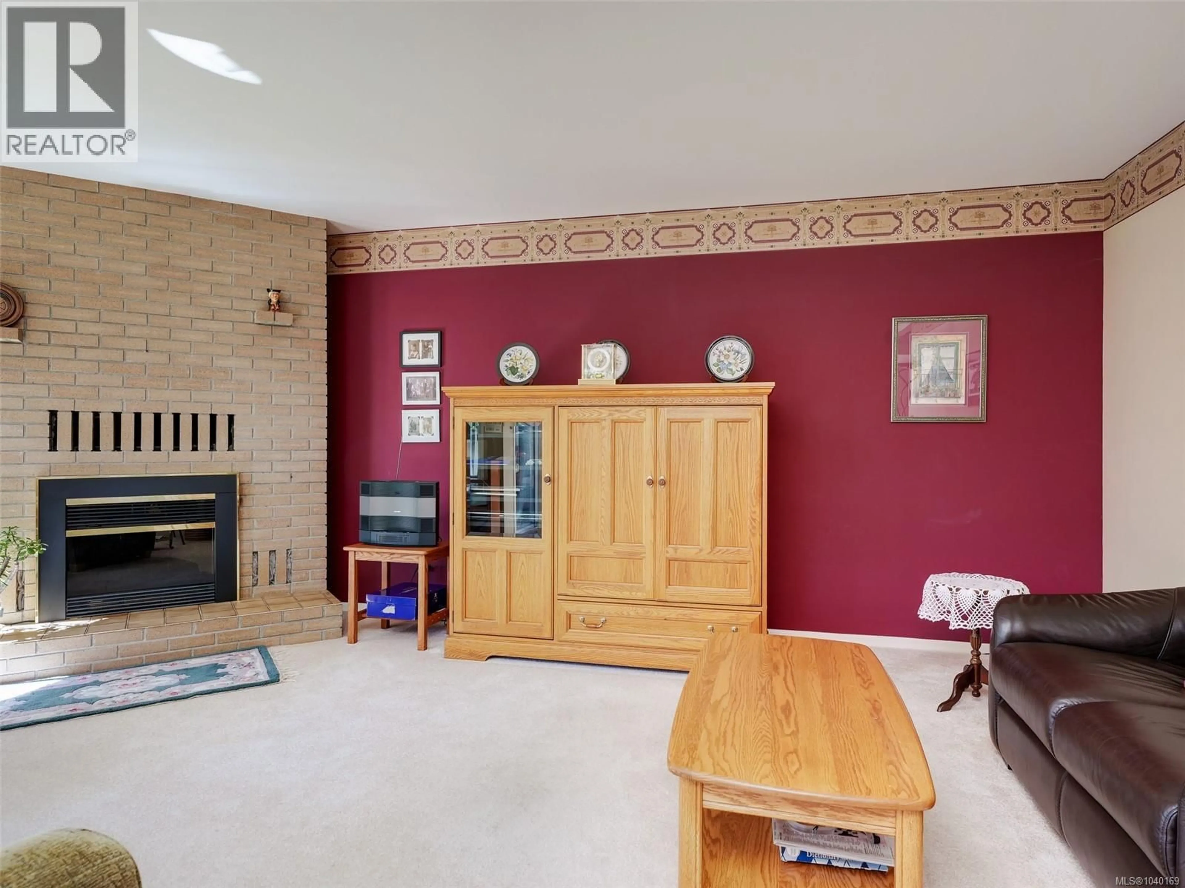 Living room with furniture, unknown for 3 - 1309 MCKENZIE AVENUE, Saanich British Columbia V8P2M1
