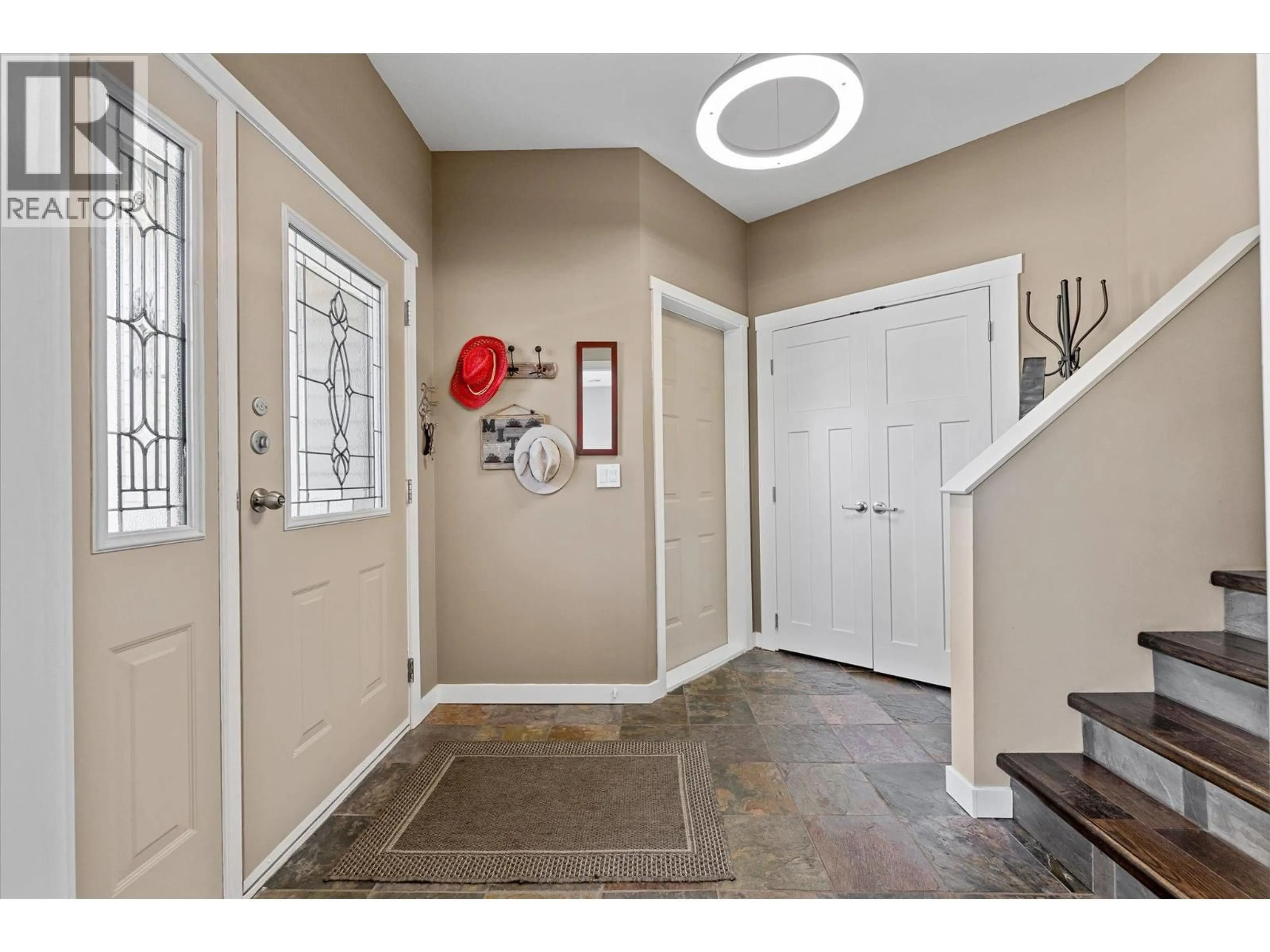 Indoor entryway for 5827 VICTORIA STREET, Peachland British Columbia V0H1X4