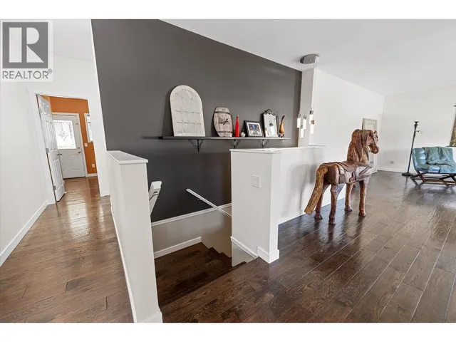 5827 VICTORIA STREET, Peachland 4