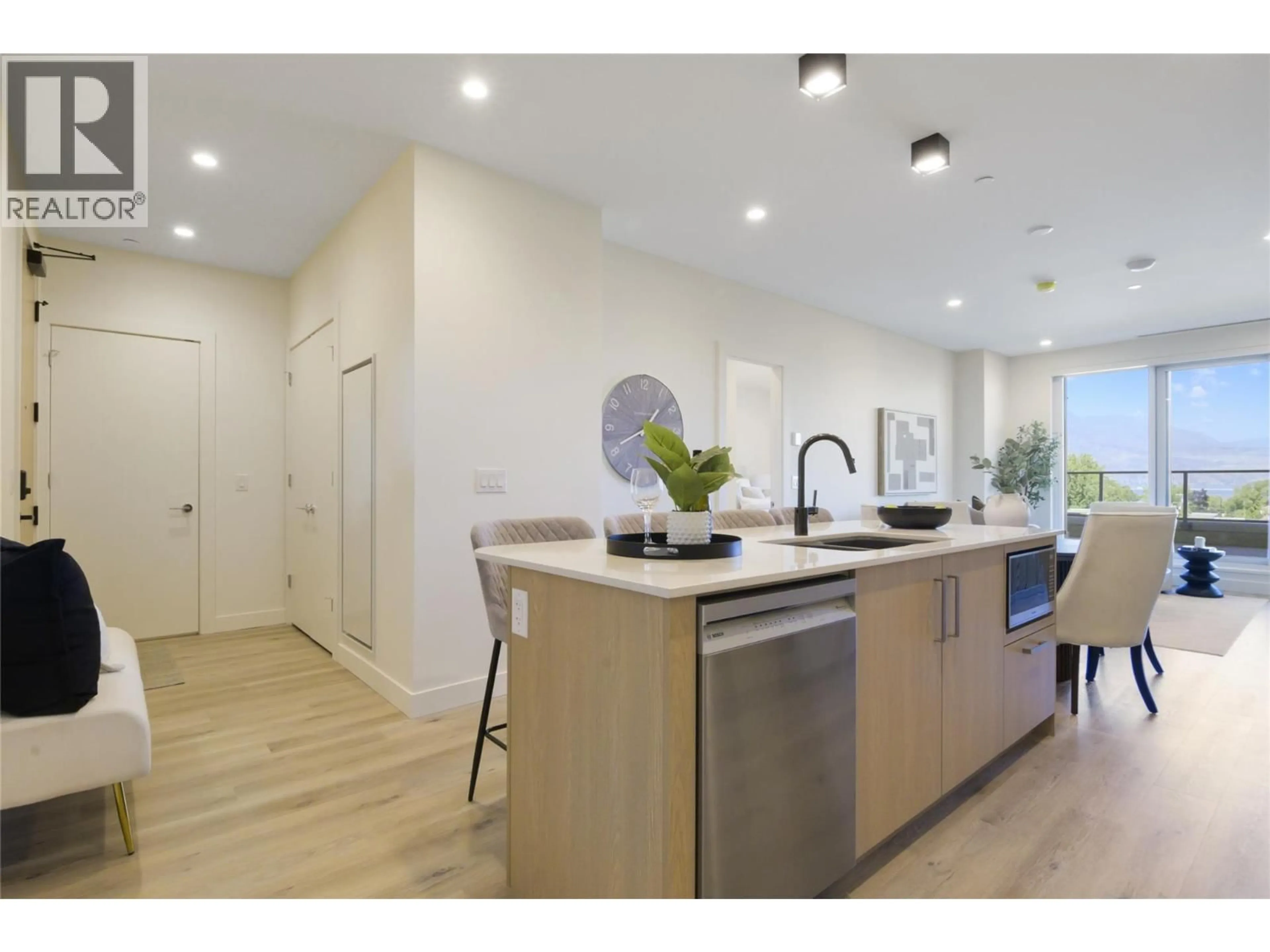 Open concept kitchen, unknown for 614 - 3300 LAKESHORE ROAD, Kelowna British Columbia V1W0H6