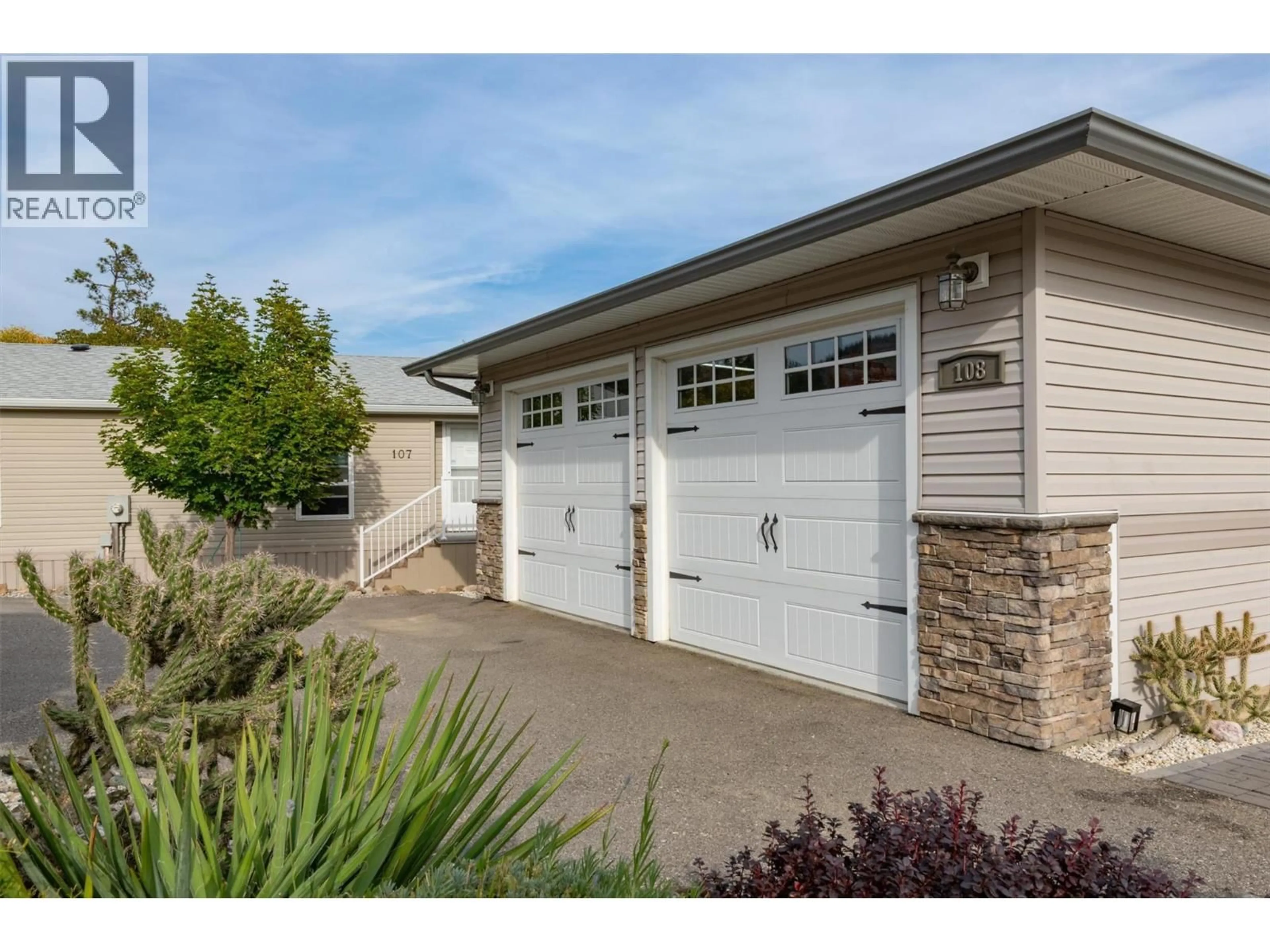 Indoor garage for 108 - 1750 LENZ ROAD, West Kelowna British Columbia V1Z3N1
