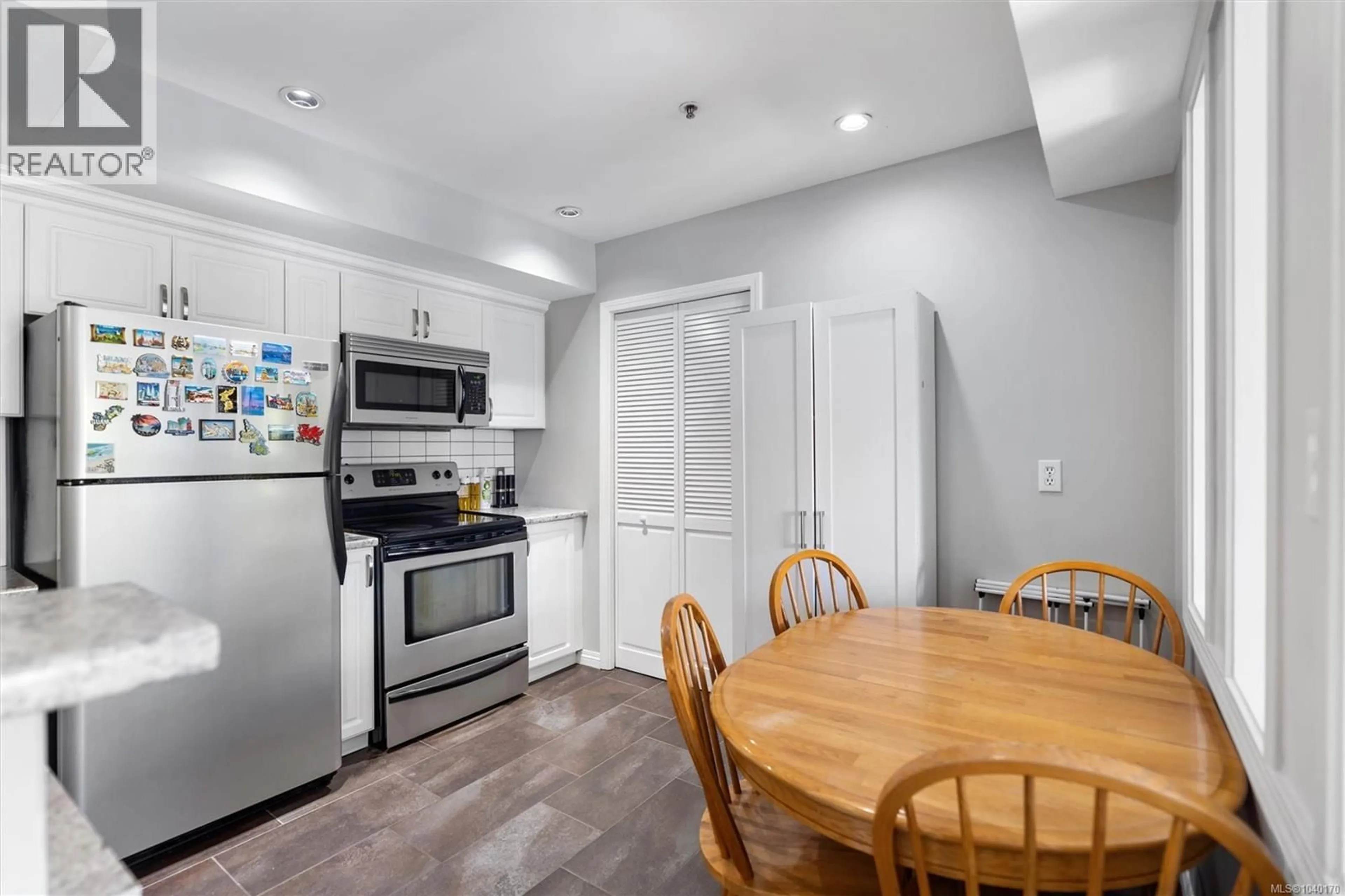 Standard kitchen, unknown for 407 - 3160 ALBINA STREET, Saanich British Columbia V9A1Z5