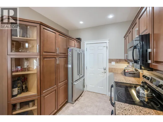 104 - 296 KINNEY AVENUE, Penticton 5