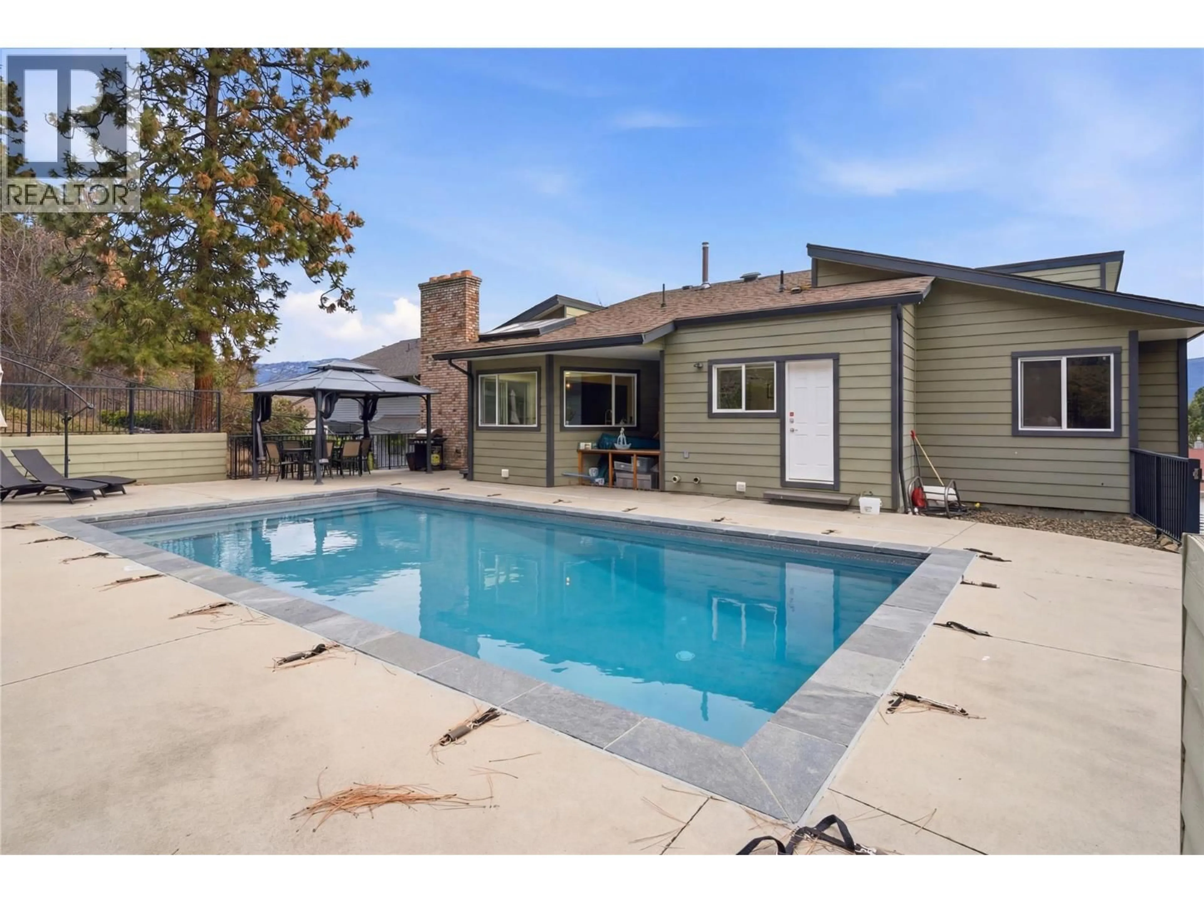 Pool for 2218 OMINECA PLACE, Kelowna British Columbia V1V1H7