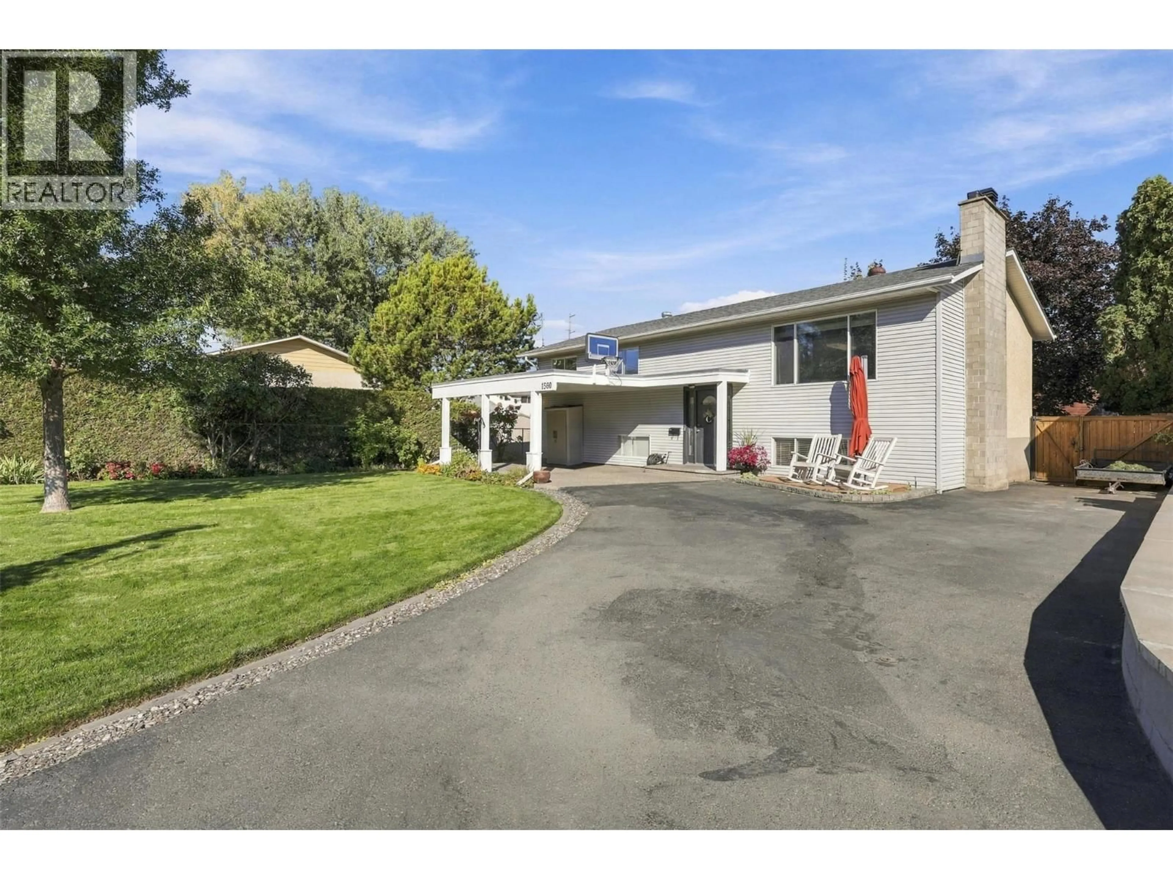 A pic from outside/outdoor area/front of a property/back of a property/a pic from drone, street for 1580 HAPPYVALE PLACE, Kamloops British Columbia V2B7T9