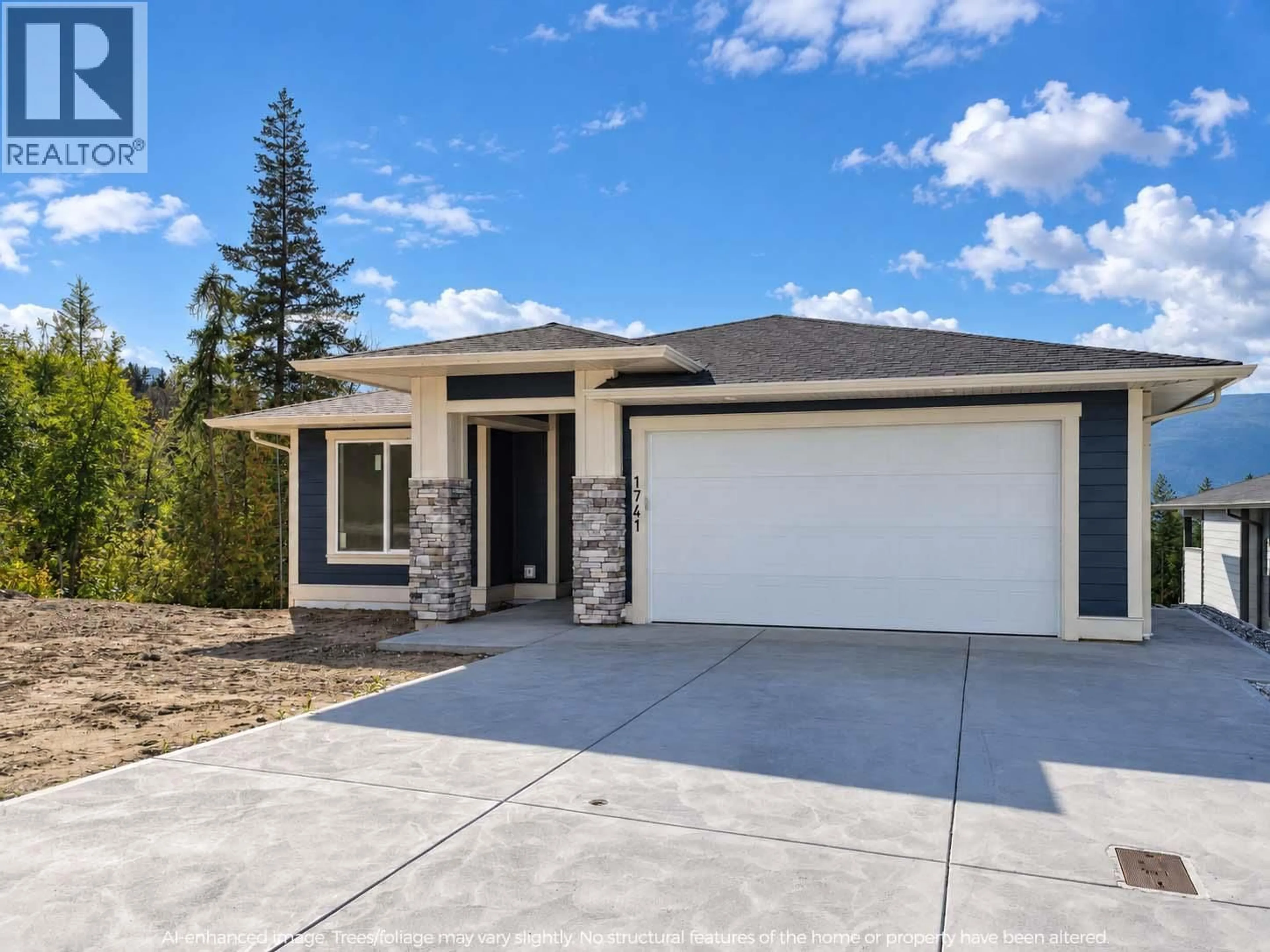 Home with vinyl exterior material, street for 1741 9TH STREET SOUTHEAST, Salmon Arm British Columbia V1E0G9