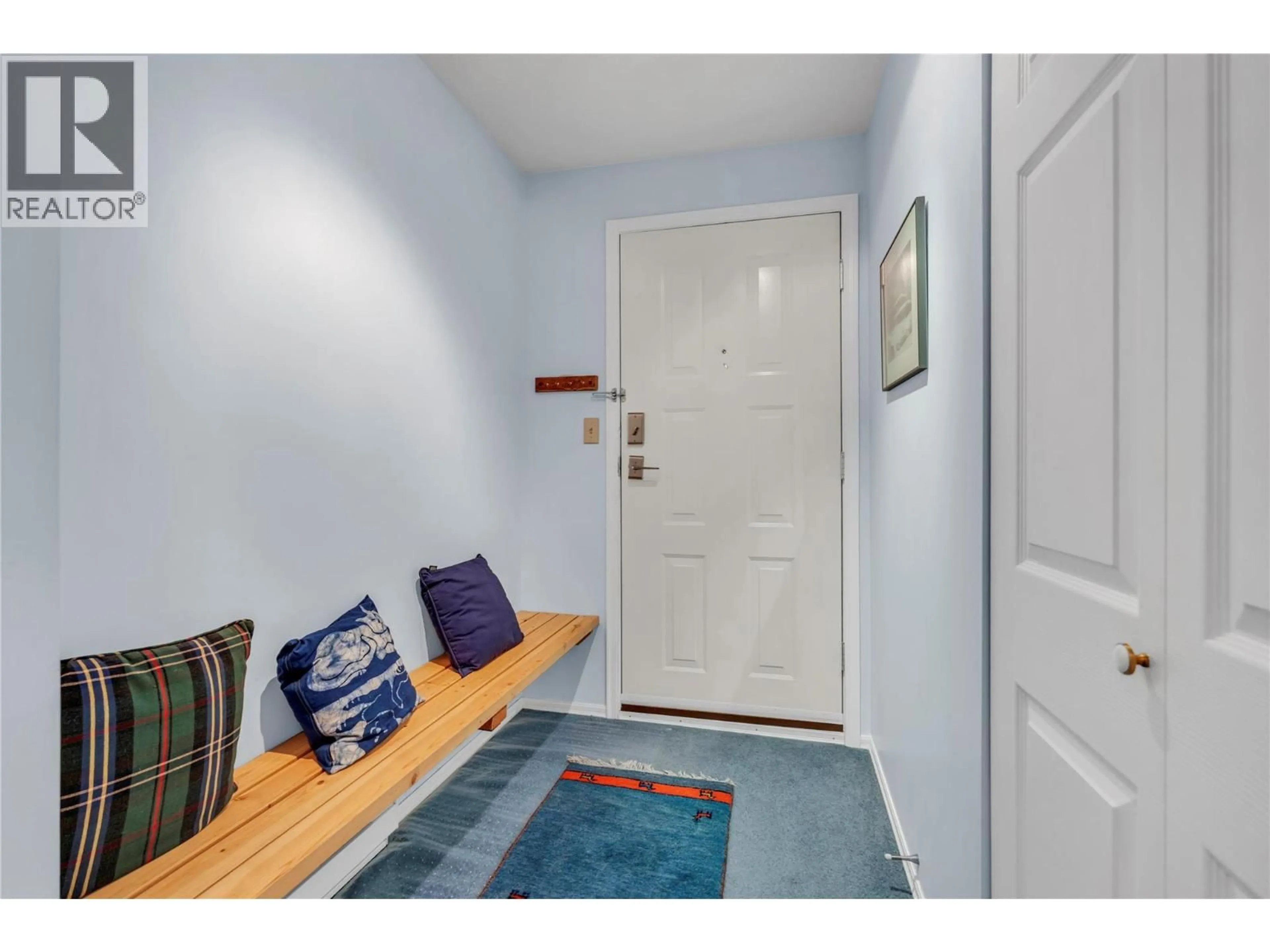 Indoor entryway for 318 - 330 STRAYHORSE ROAD, Apex Mountain British Columbia V2A0E2