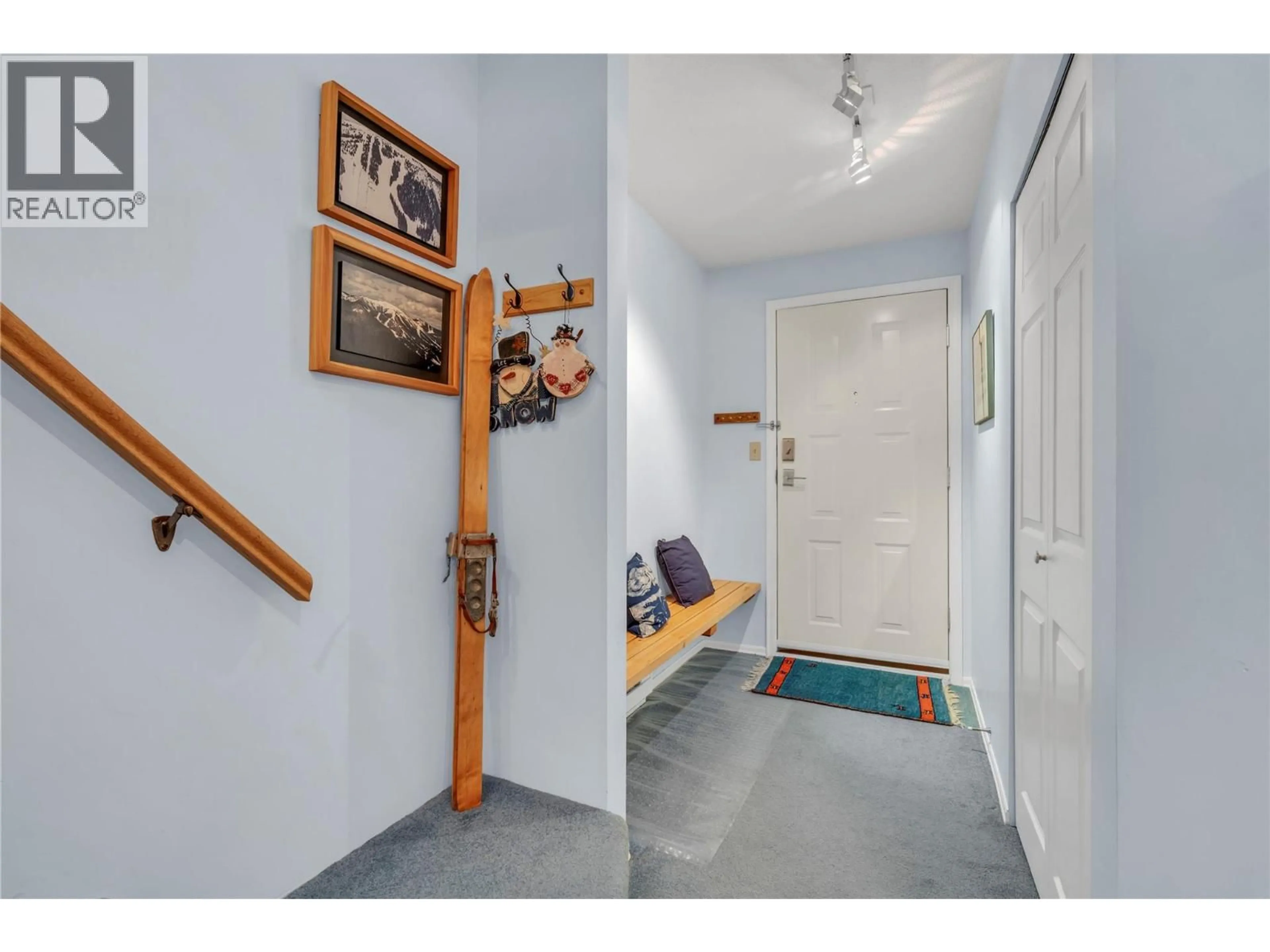 Indoor entryway for 318 - 330 STRAYHORSE ROAD, Apex Mountain British Columbia V2A0E2