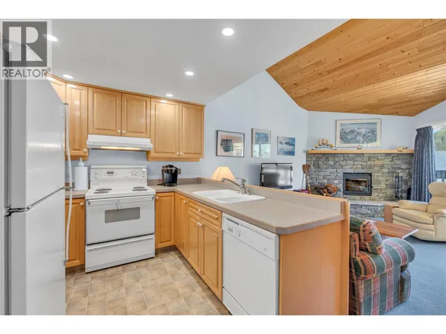 318 - 330 STRAYHORSE ROAD, Apex Mountain 5