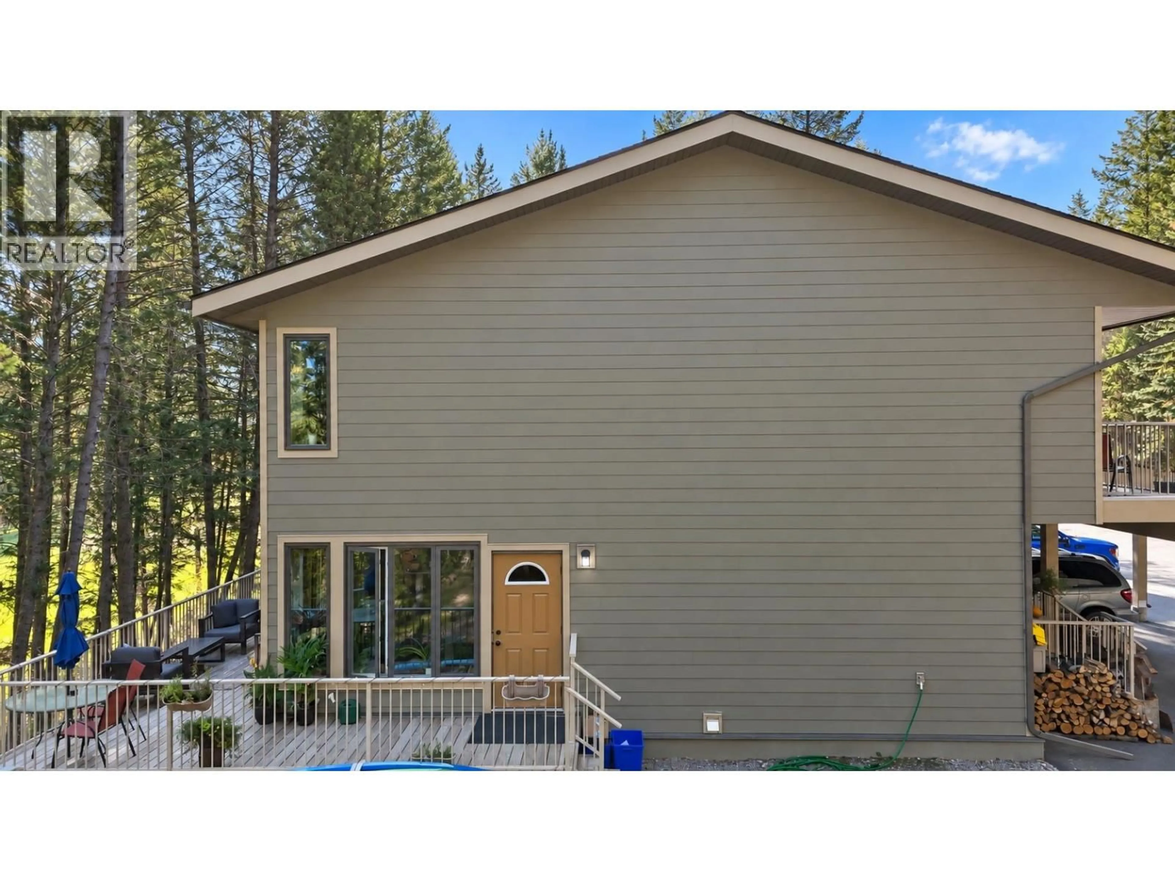 Home with vinyl exterior material, unknown for 1 - 7977 RADIUM GOLF COURSE ROAD, Radium Hot Springs British Columbia V0A1M0