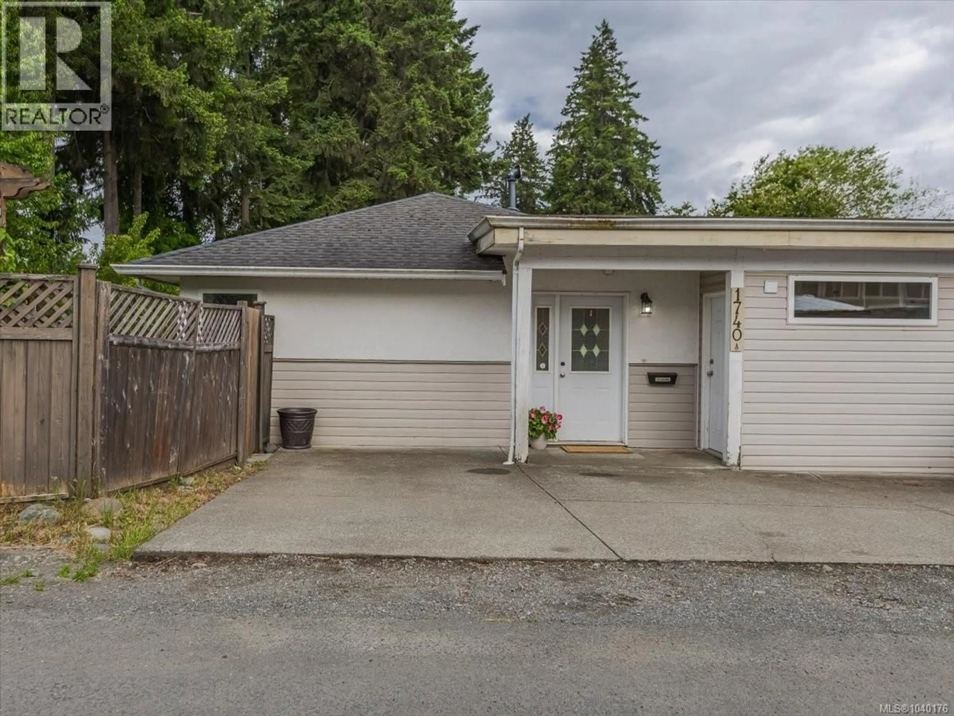 A pic from outside/outdoor area/front of a property/back of a property/a pic from drone, street for A - 1740 WILLEMAR AVENUE, Courtenay British Columbia V9N3M6