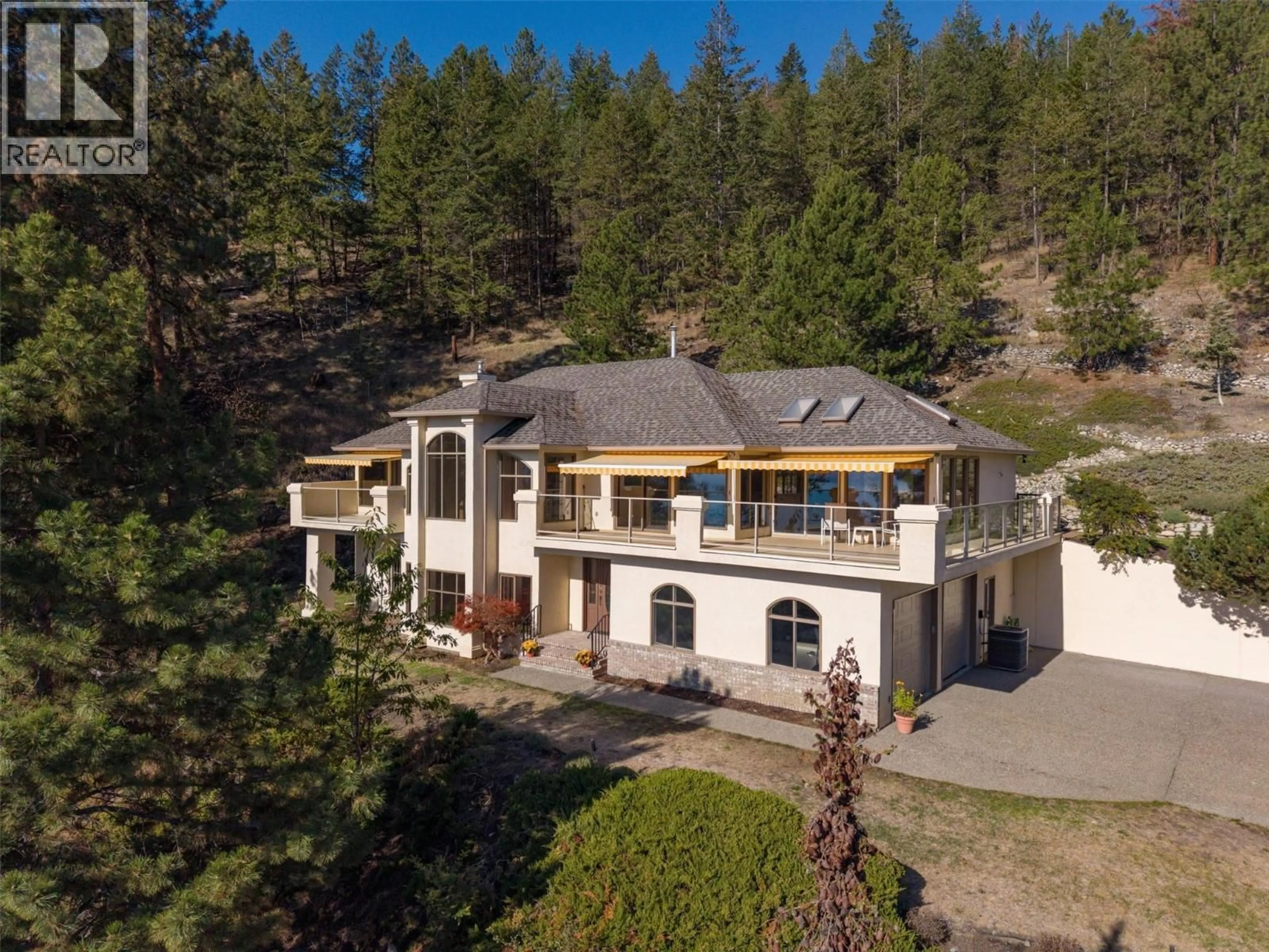 A pic from outside/outdoor area/front of a property/back of a property/a pic from drone, unknown for MINTO STREET, Peachland British Columbia V0H1X4