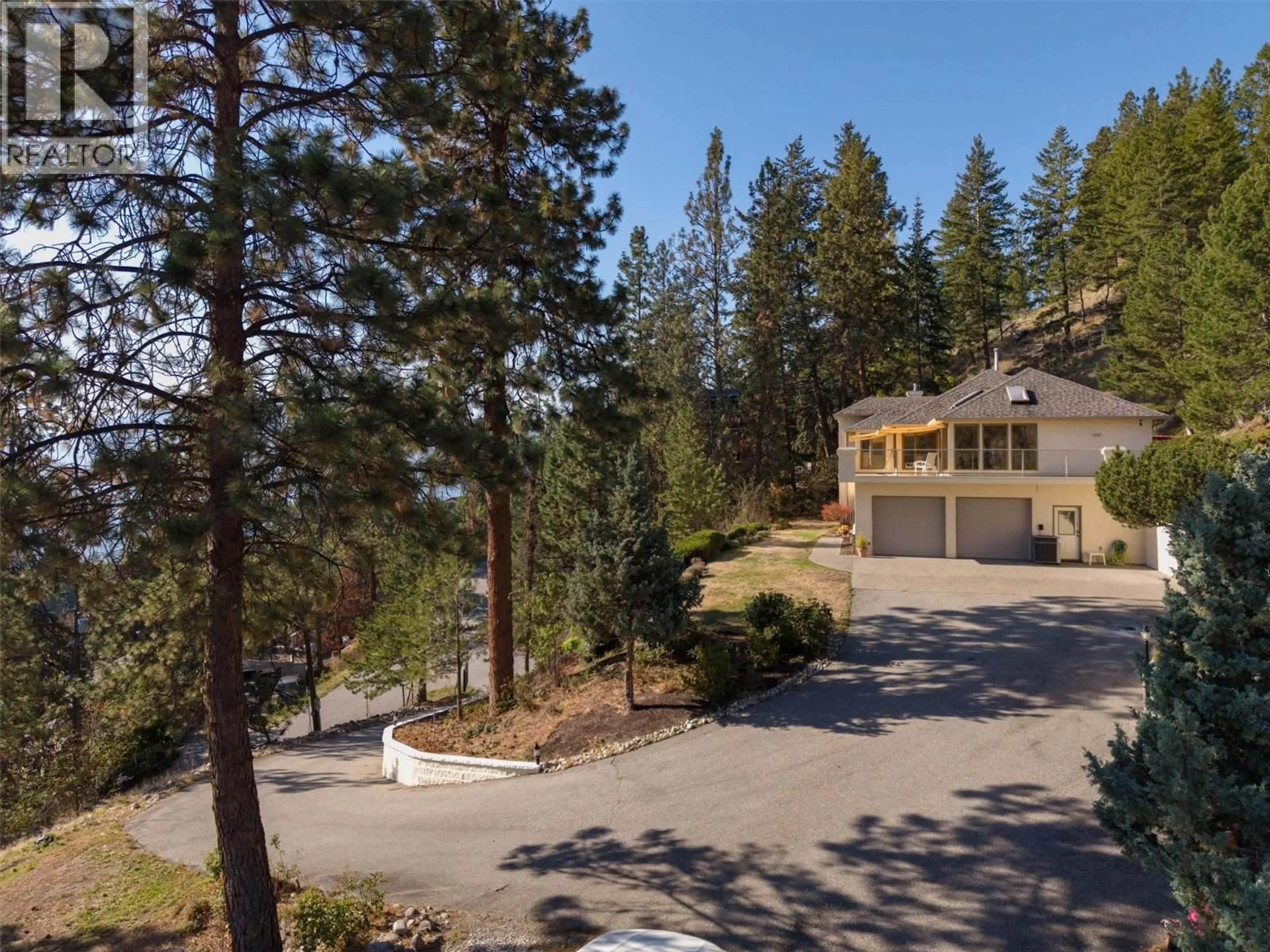 A pic from outside/outdoor area/front of a property/back of a property/a pic from drone, unknown for MINTO STREET, Peachland British Columbia V0H1X4