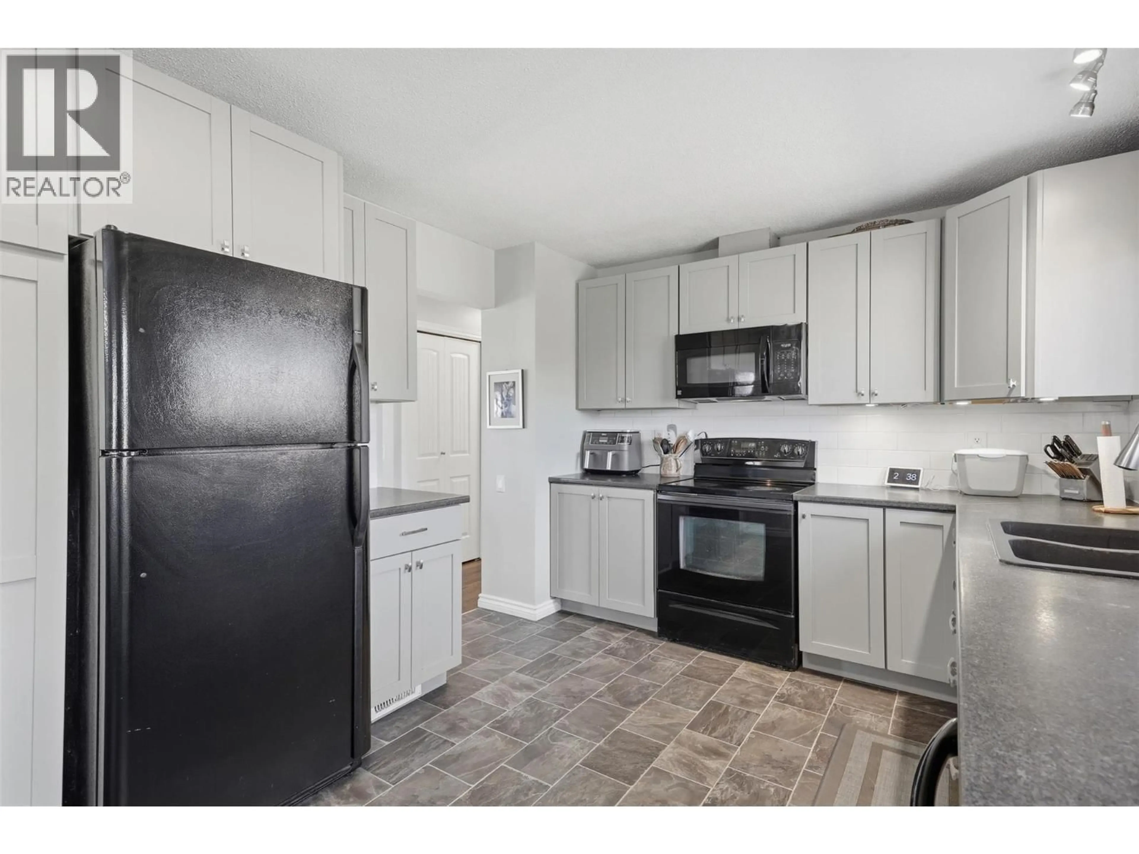 Standard kitchen, unknown for 1116 LINTHORPE ROAD, Kamloops British Columbia V2B7S4