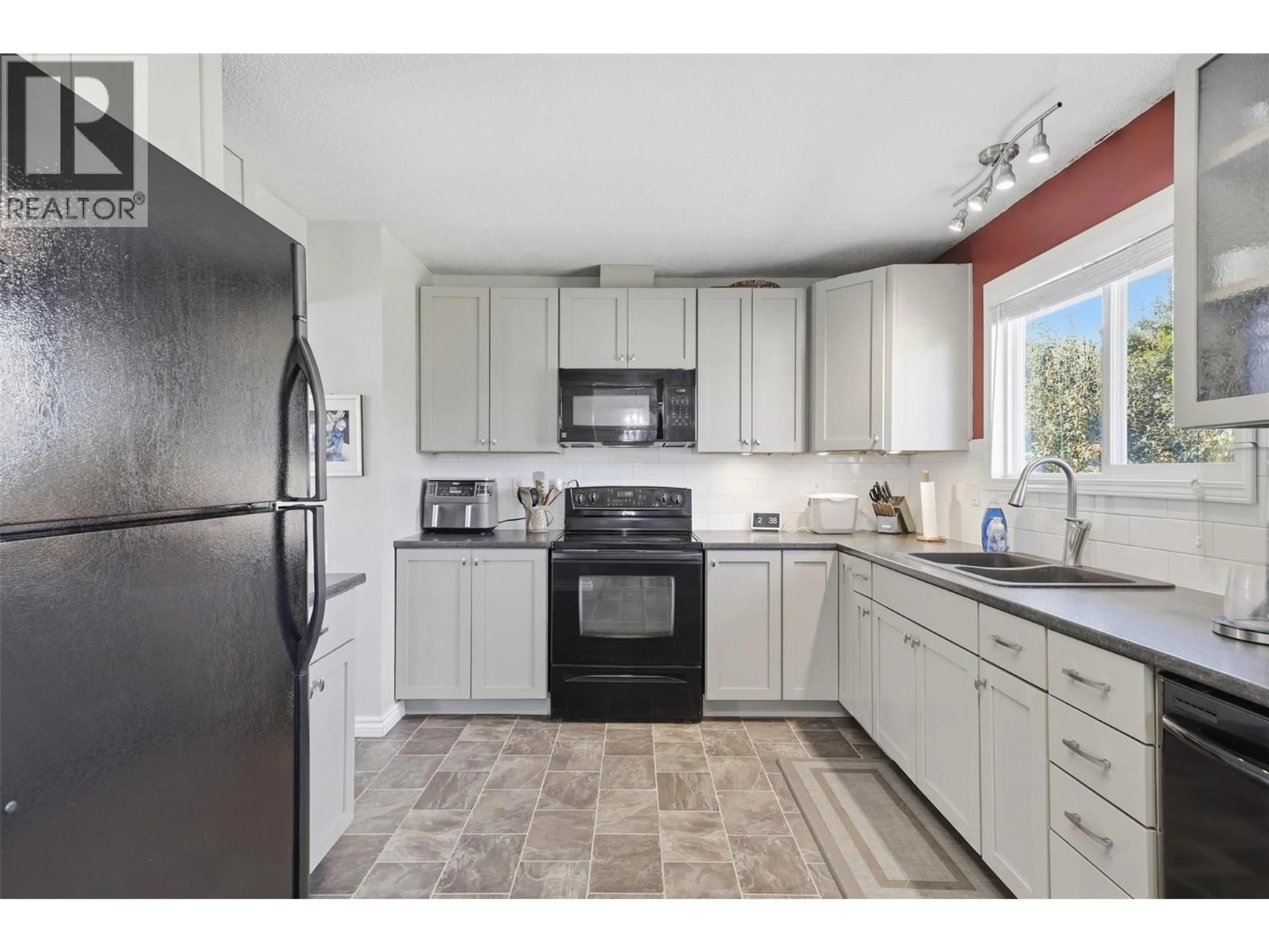 Standard kitchen, unknown for 1116 LINTHORPE ROAD, Kamloops British Columbia V2B7S4