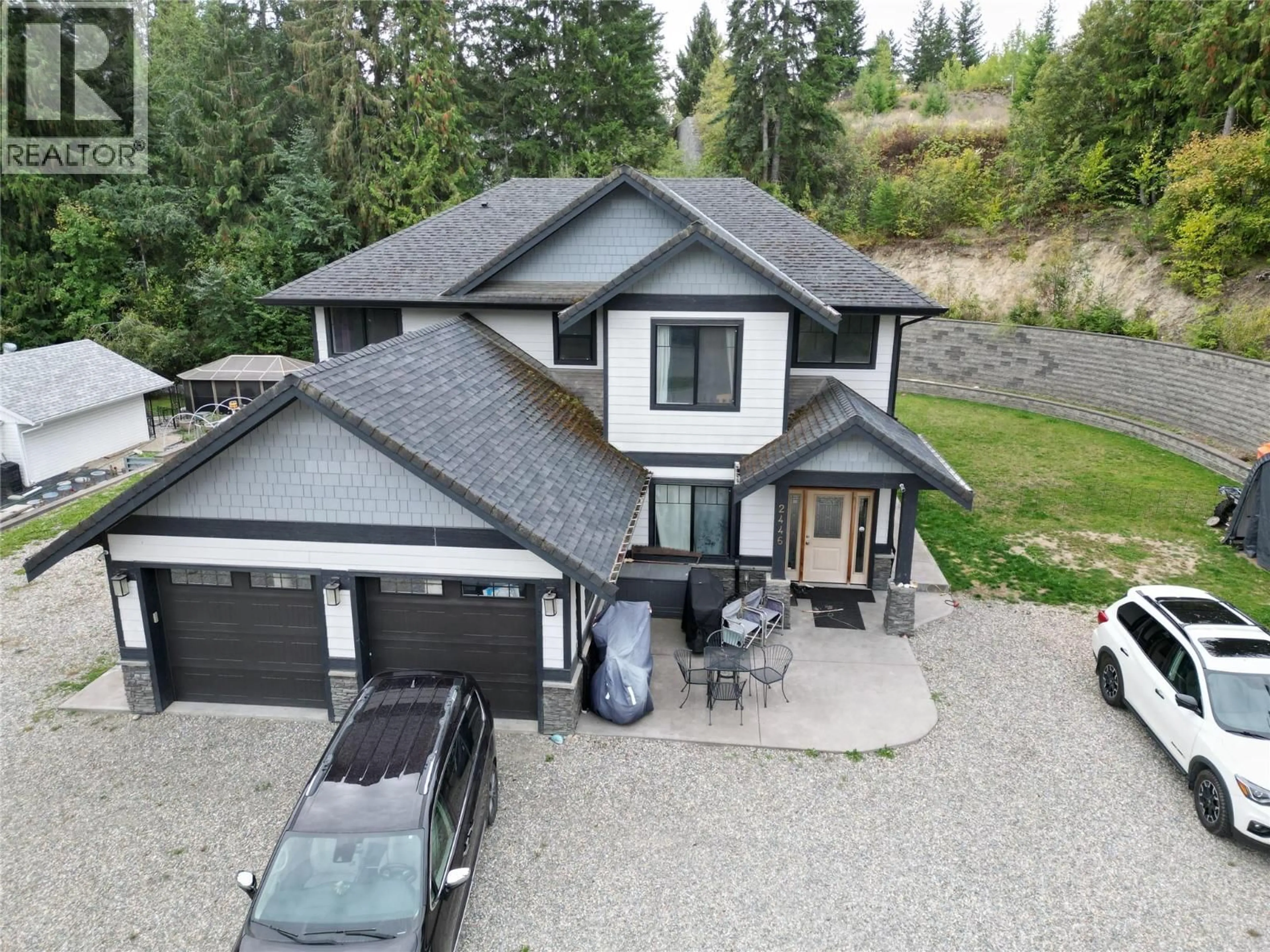 A pic from outside/outdoor area/front of a property/back of a property/a pic from drone, unknown for 2446 CENTENNIAL DRIVE, Blind Bay British Columbia V0E1H0