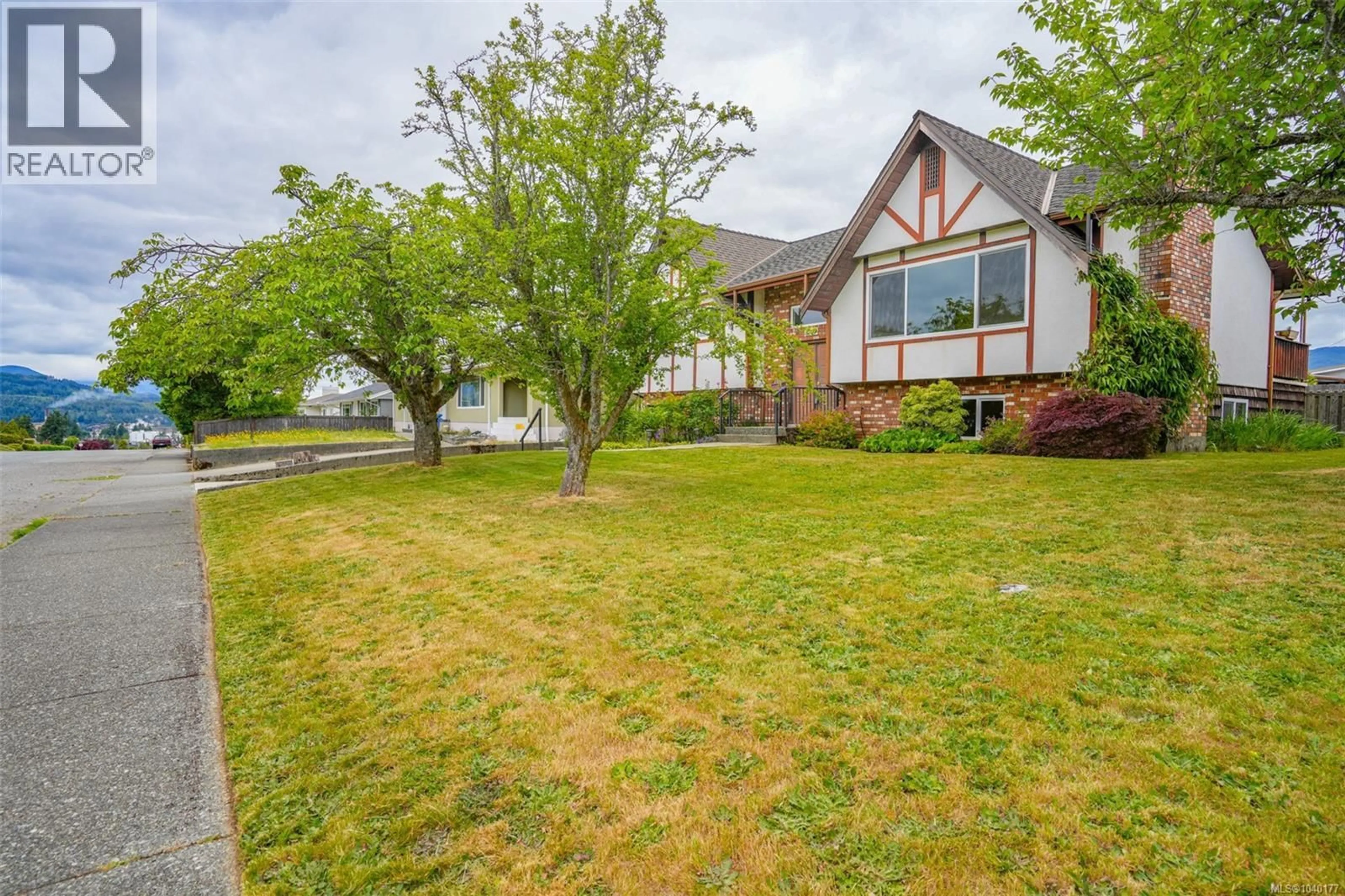 A pic from outside/outdoor area/front of a property/back of a property/a pic from drone, street for 3727 MAITLAND STREET, Port Alberni British Columbia V9Y3X4