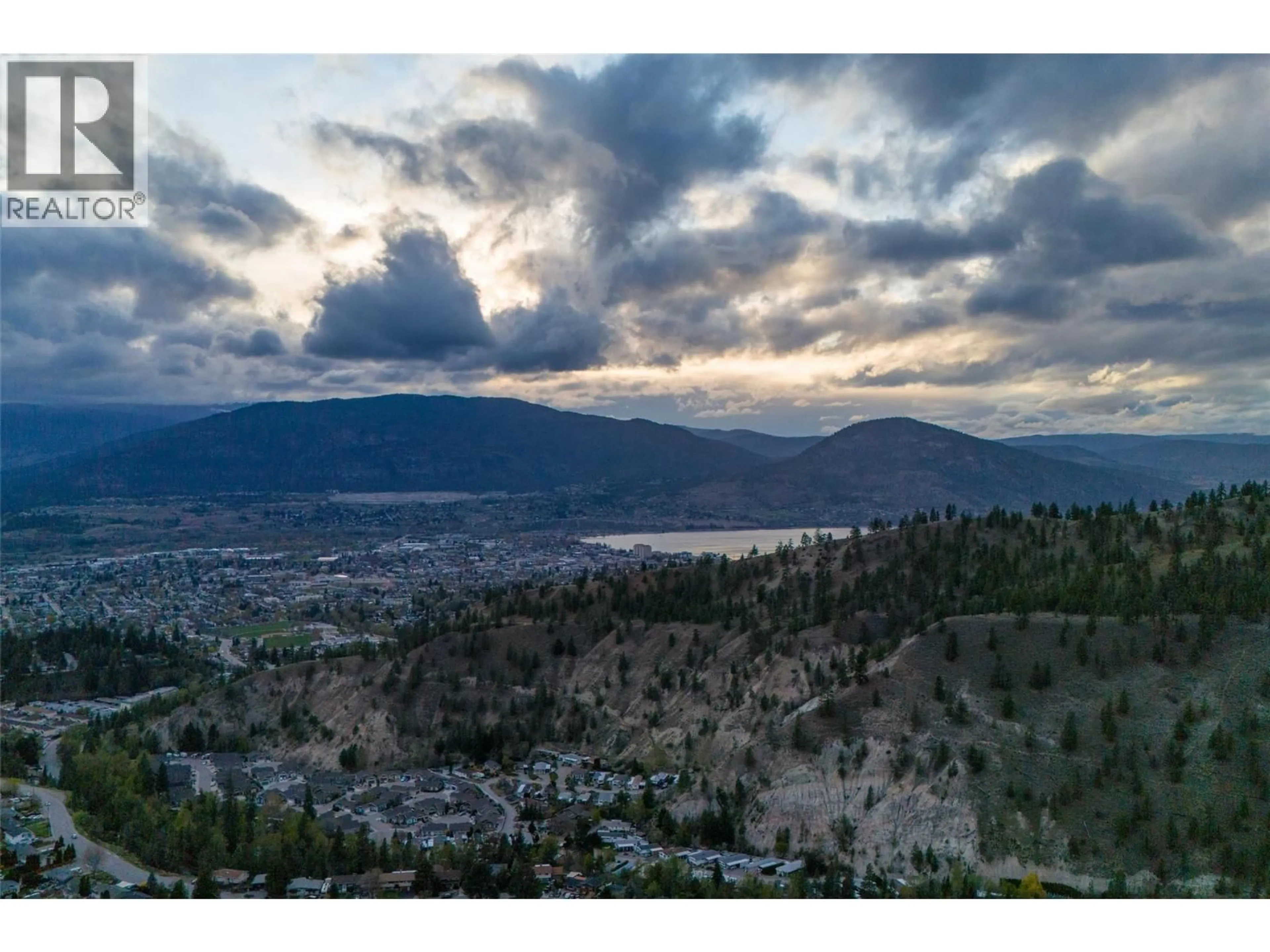 Blurry image for 1096 ANTLER DRIVE, Penticton British Columbia V2A0C8