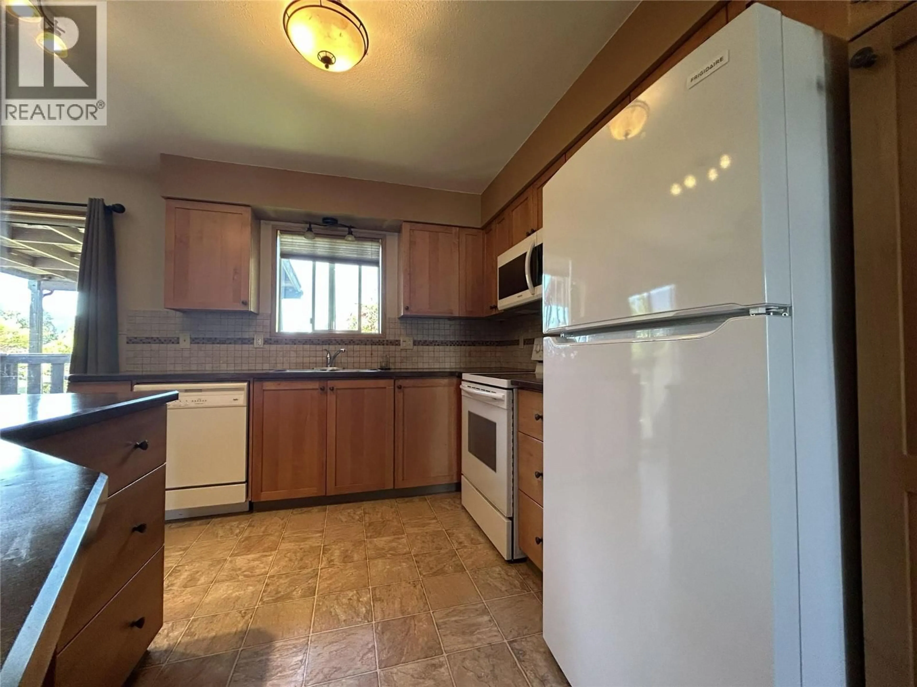 Standard kitchen, unknown for 6683 18TH STREET, Grand Forks British Columbia V0H1H0