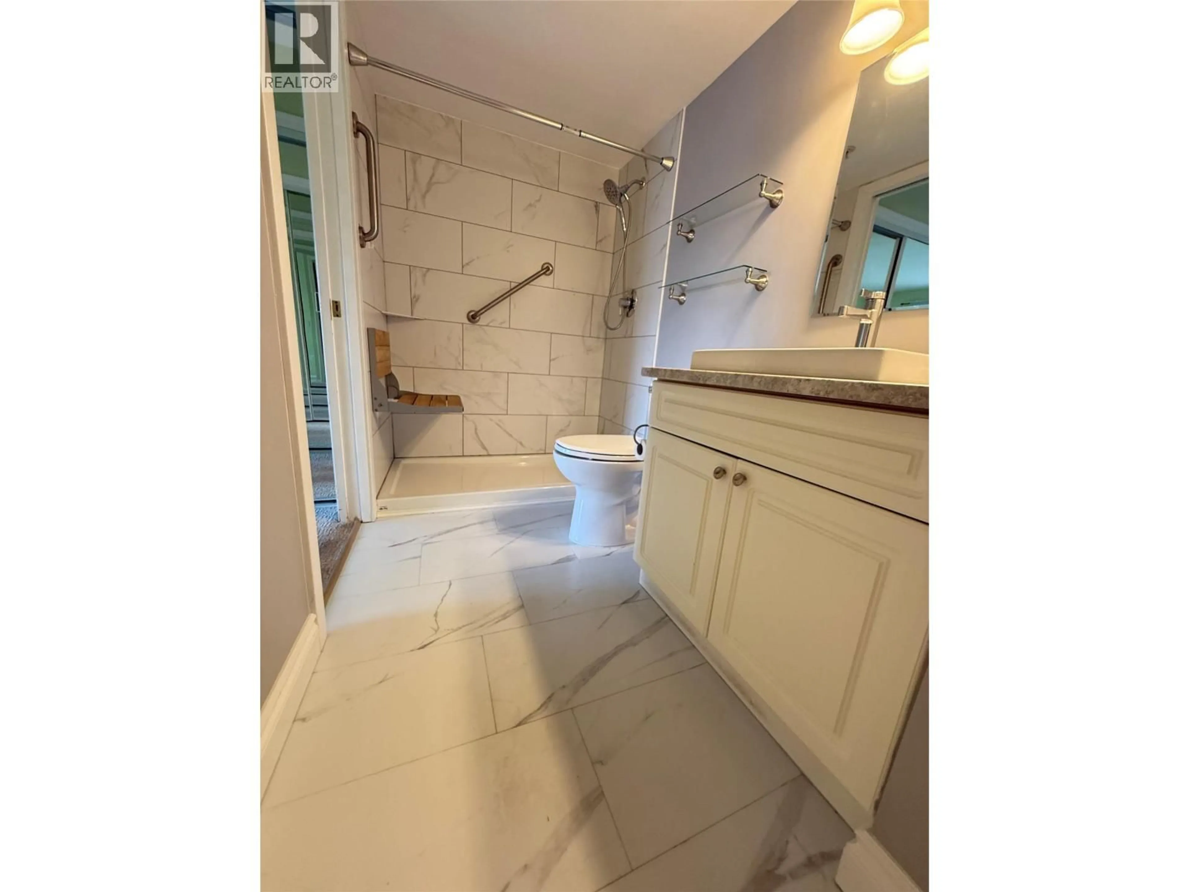 Contemporary bathroom, ceramic/tile floor for 314 - 1120 HUGH ALLAN DRIVE, Kamloops British Columbia V1S0B5
