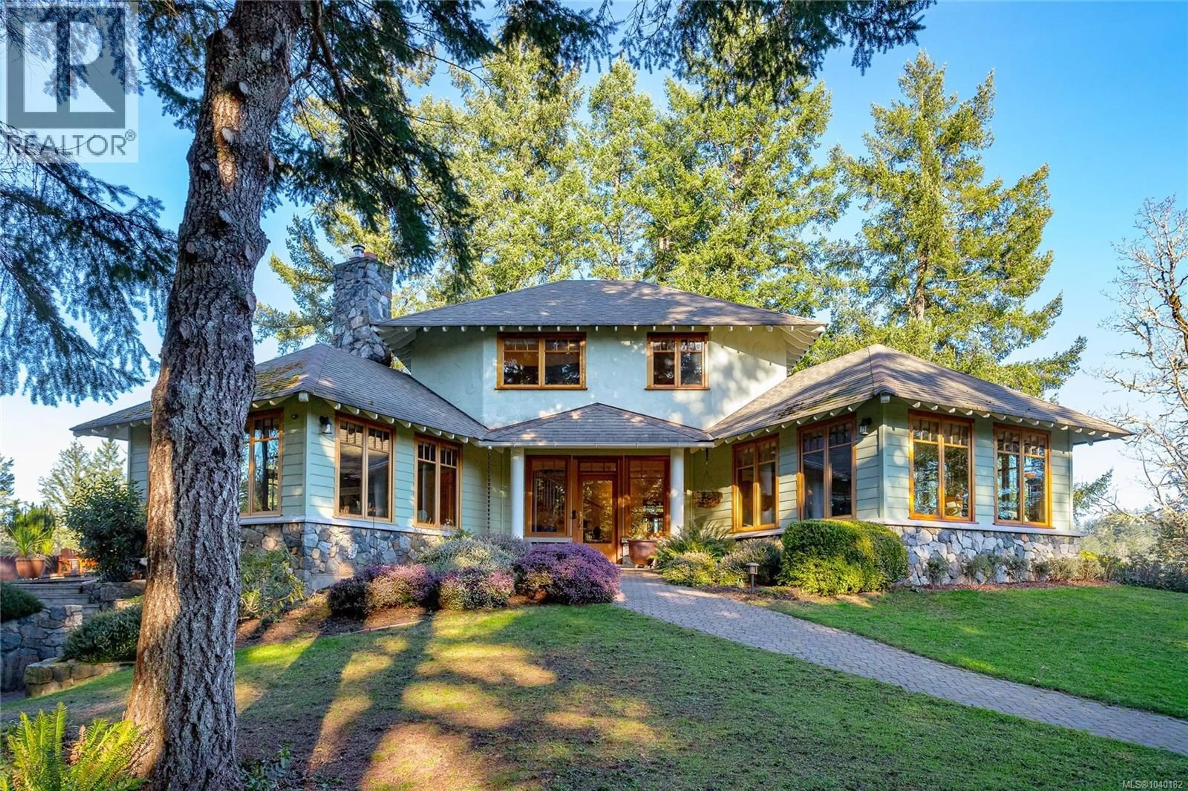 Home with brick exterior material, unknown for 240 VIADUCT AVENUE WEST, Saanich British Columbia V9E2B6