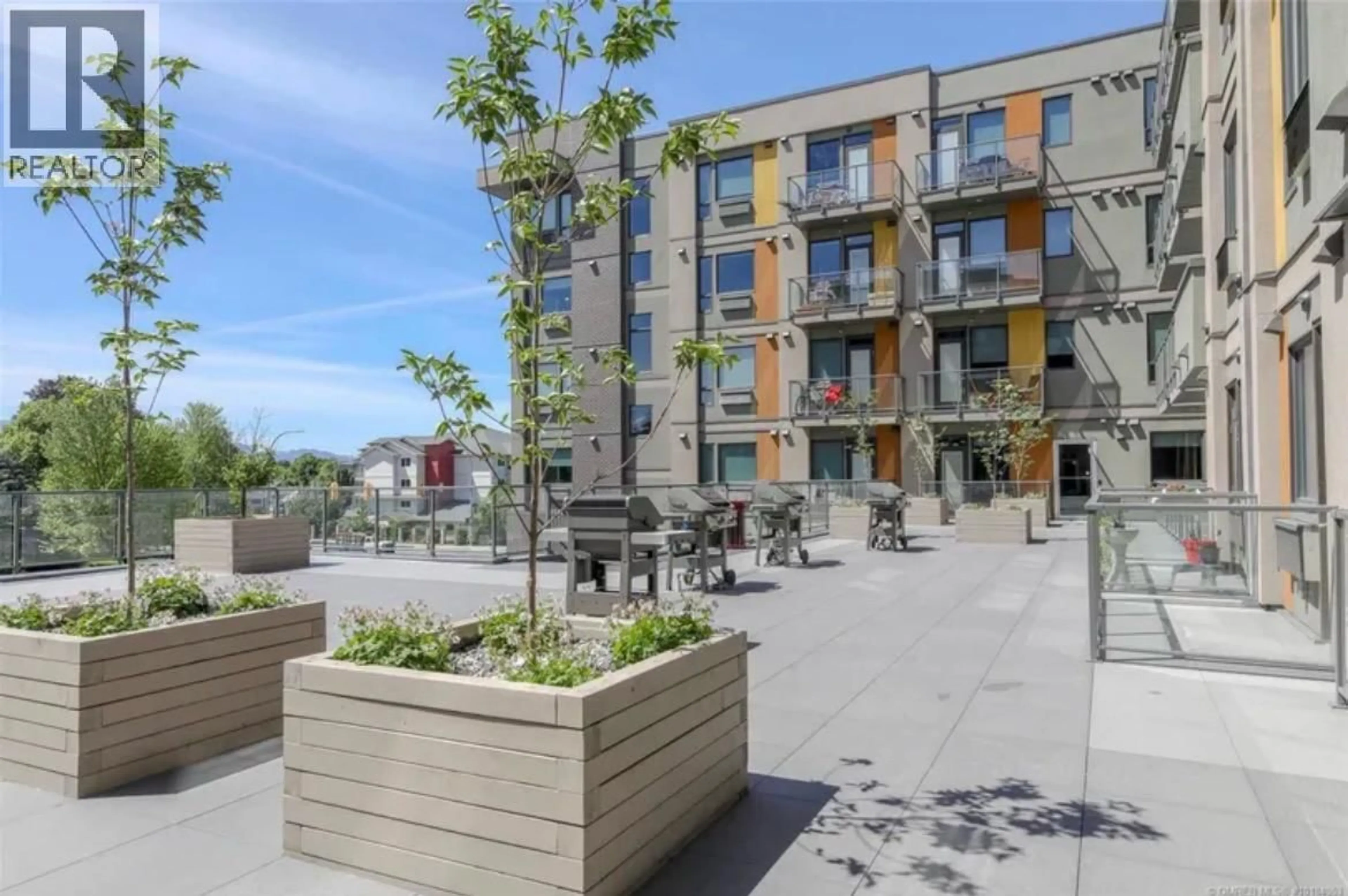 Patio, street for 408 - 925 LEON AVENUE, Kelowna British Columbia V1Y0E5