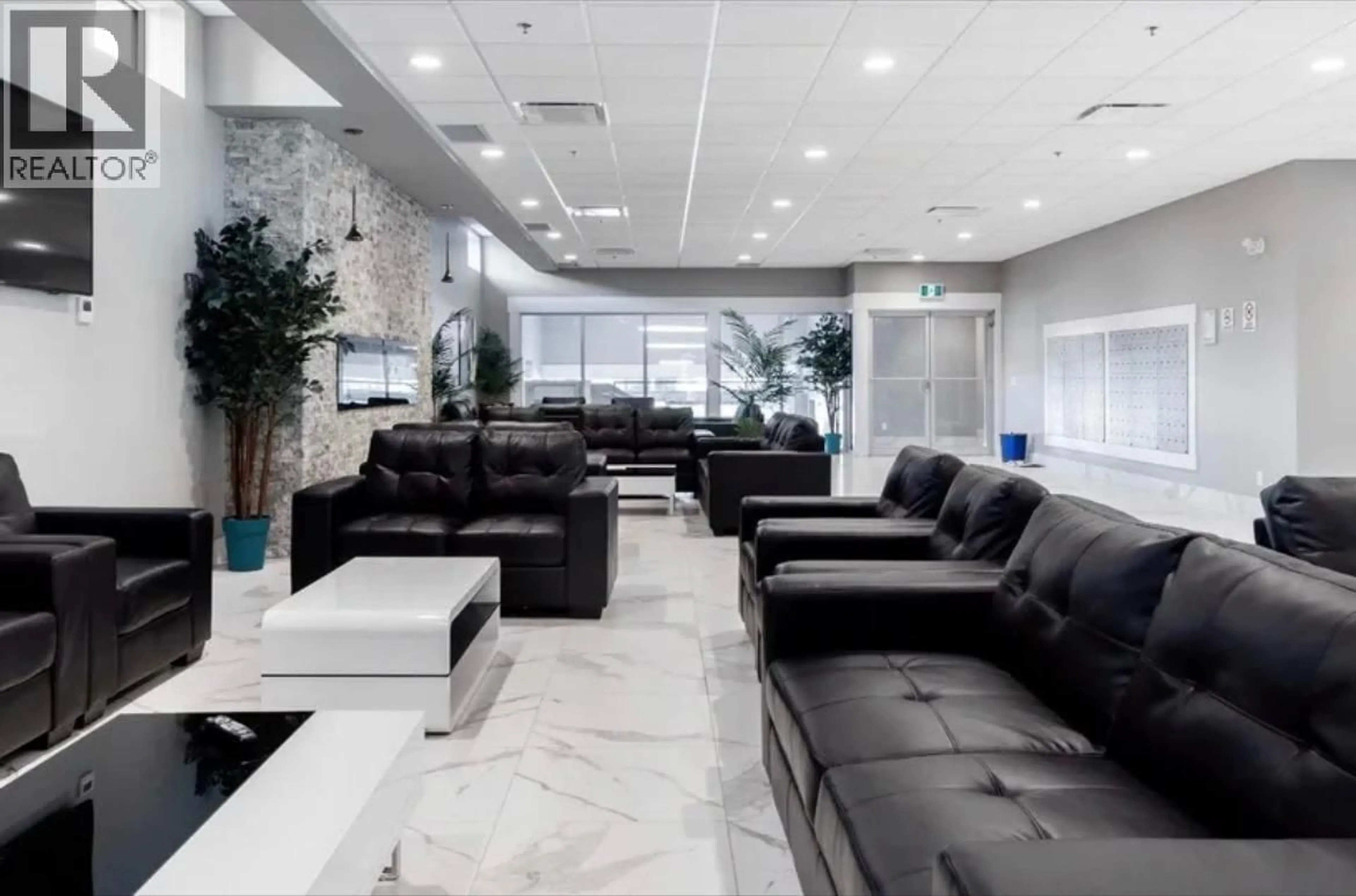 Lobby for 408 - 925 LEON AVENUE, Kelowna British Columbia V1Y0E5