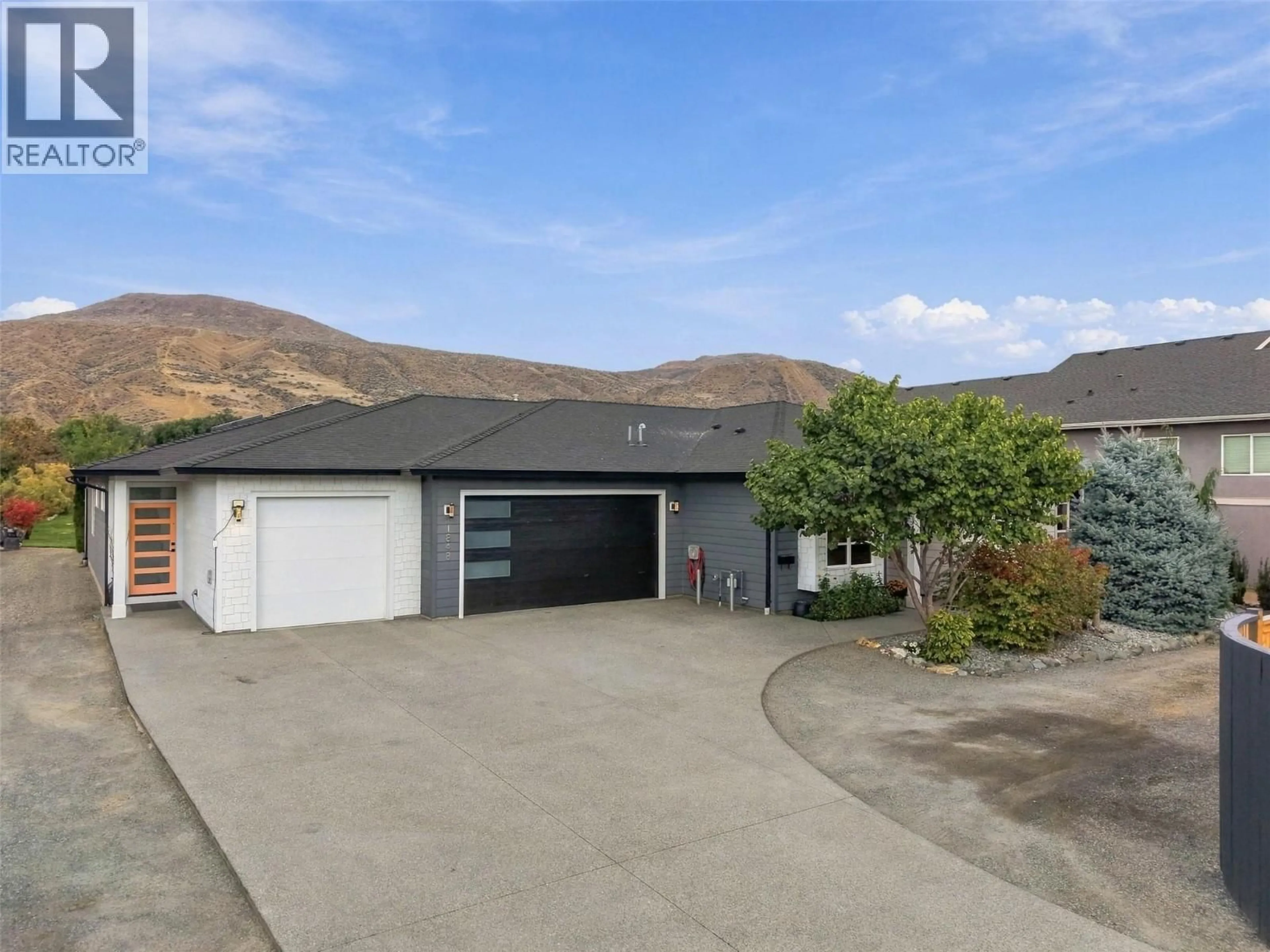 A pic from outside/outdoor area/front of a property/back of a property/a pic from drone, street for 1848 PARKCREST AVENUE, Kamloops British Columbia V2B4W9
