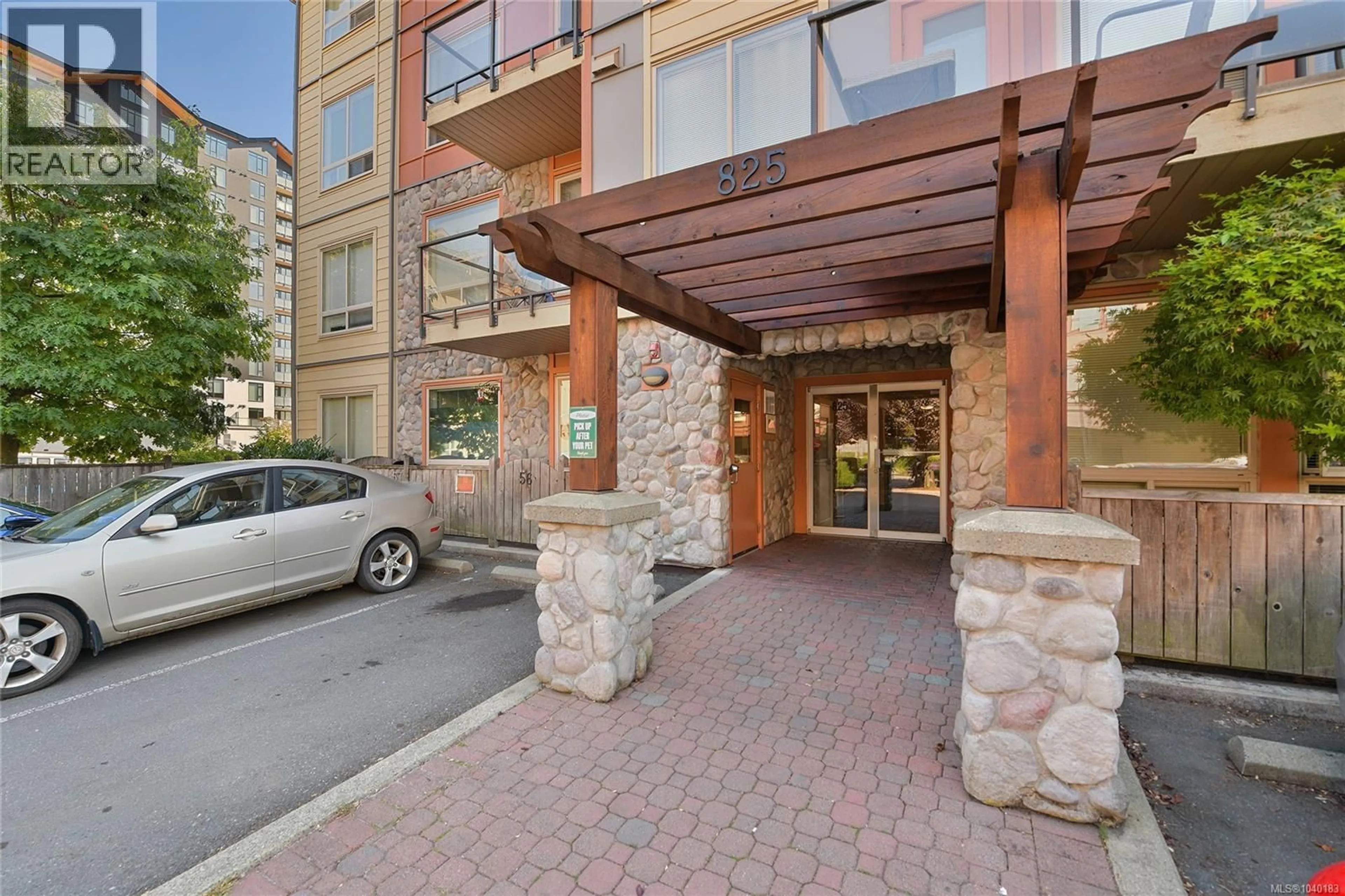 Indoor foyer for 102 - 825 GOLDSTREAM AVENUE, Langford British Columbia V9B2X8