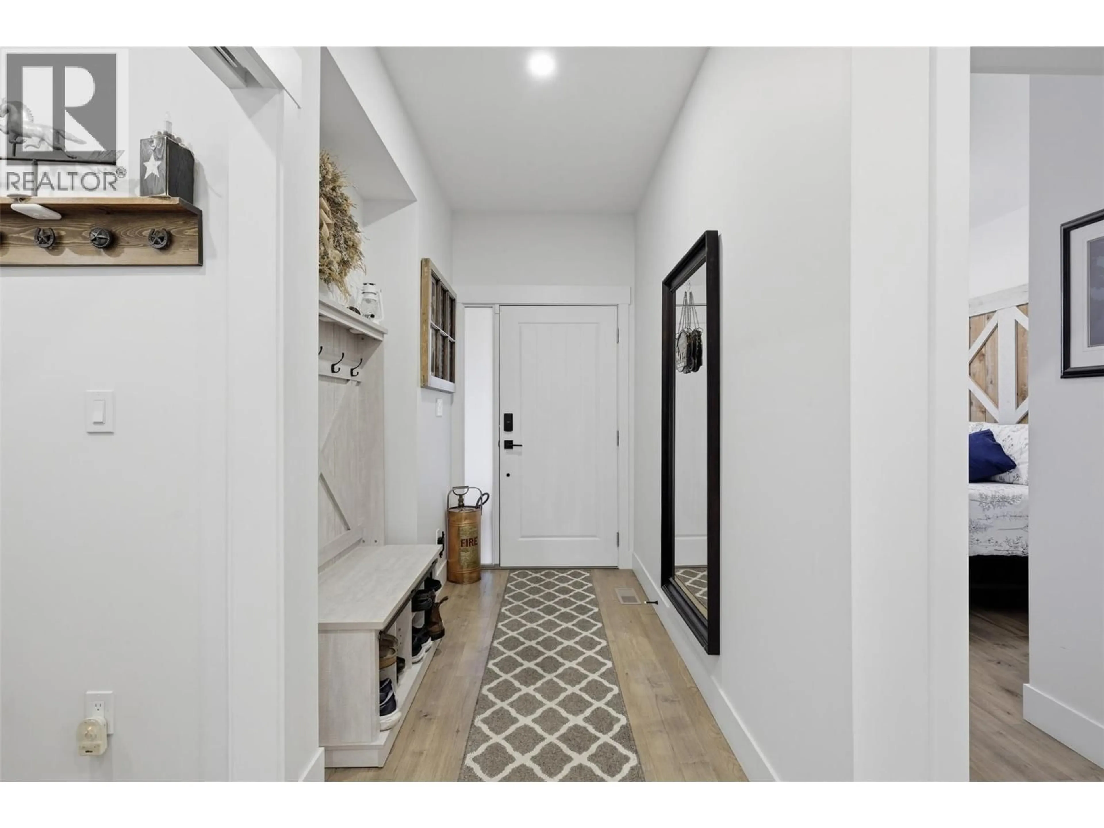 Indoor entryway for 15 - 1900 ORD ROAD, Kamloops British Columbia V2B8S7