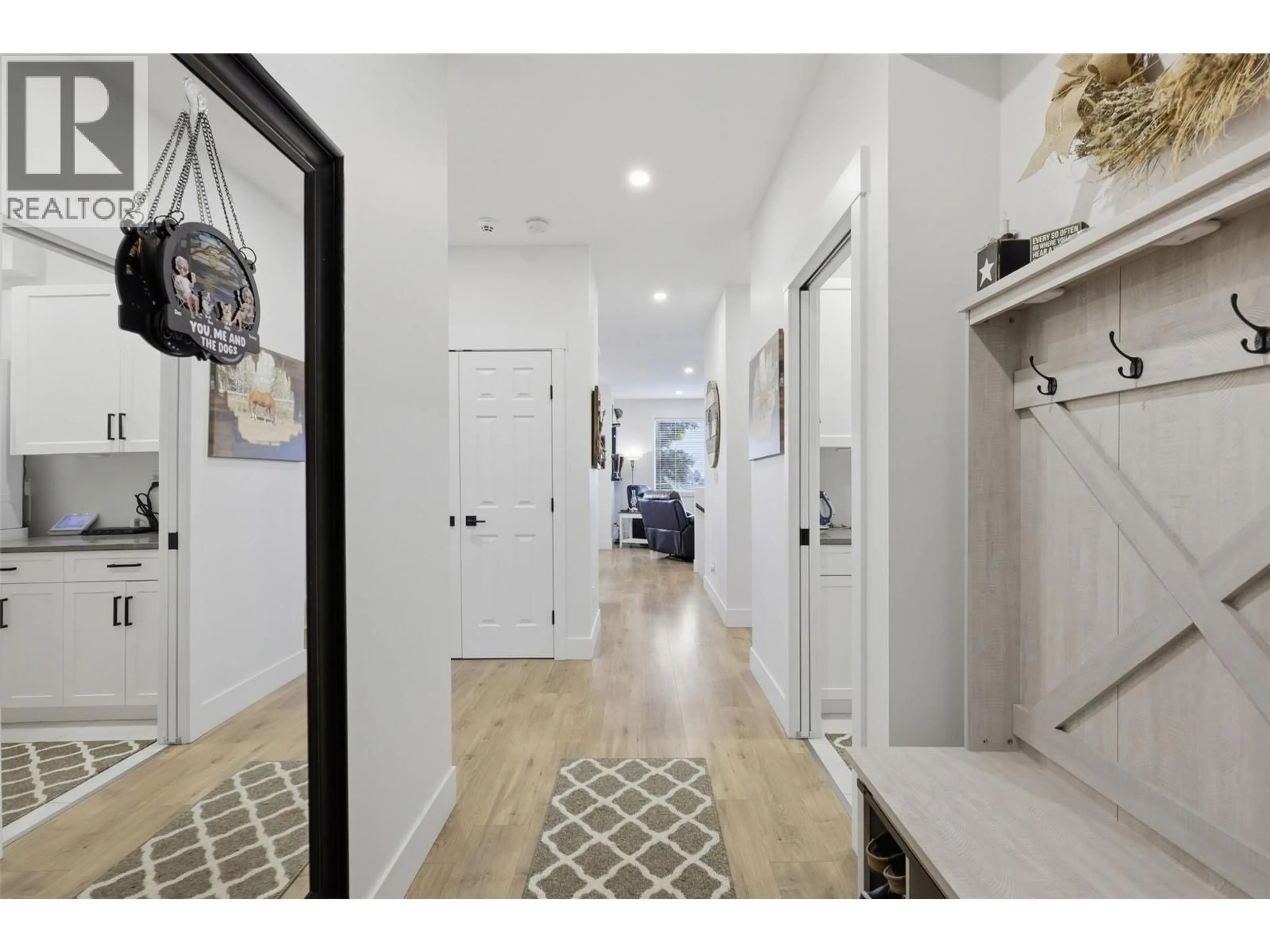 Indoor entryway for 15 - 1900 ORD ROAD, Kamloops British Columbia V2B8S7
