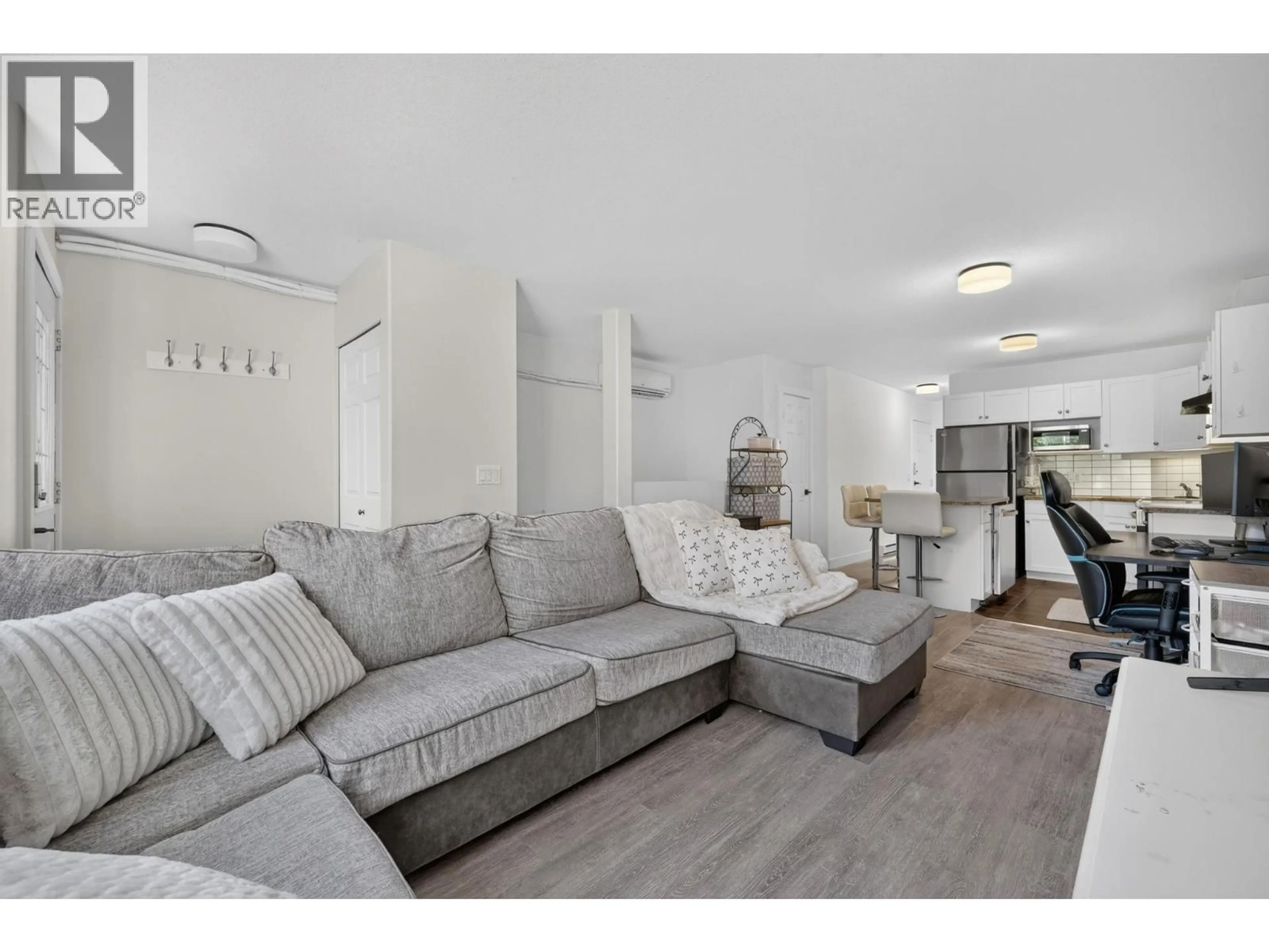 Living room with furniture, unknown for 113 - 1390 DILWORTH CRESCENT, Kelowna British Columbia V1Y4M5