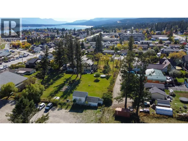 1018 5TH STREET, Invermere 2