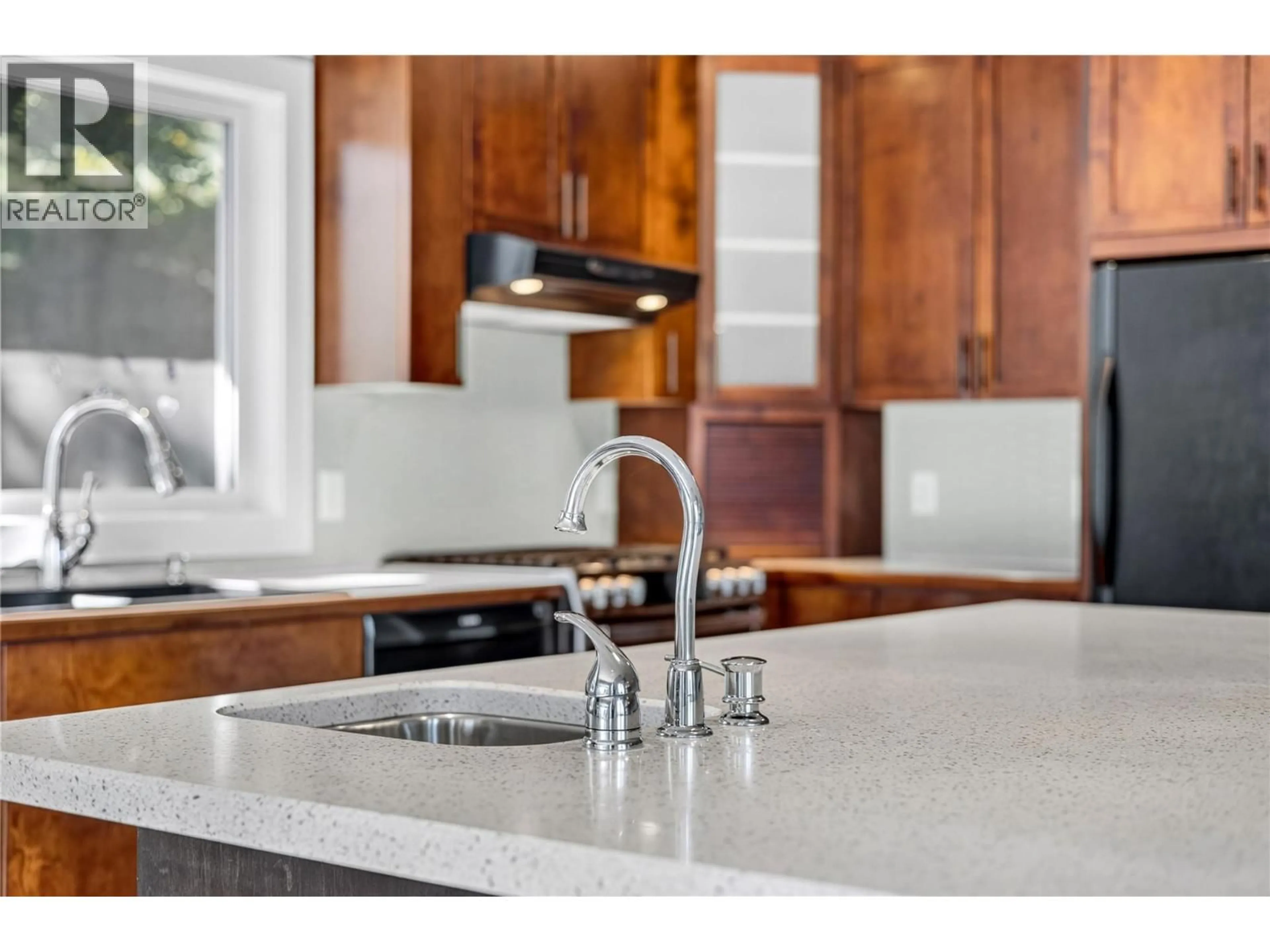 Open concept kitchen, ceramic/tile floor for 220 WEST BENCH DRIVE, Penticton British Columbia V2A8X8
