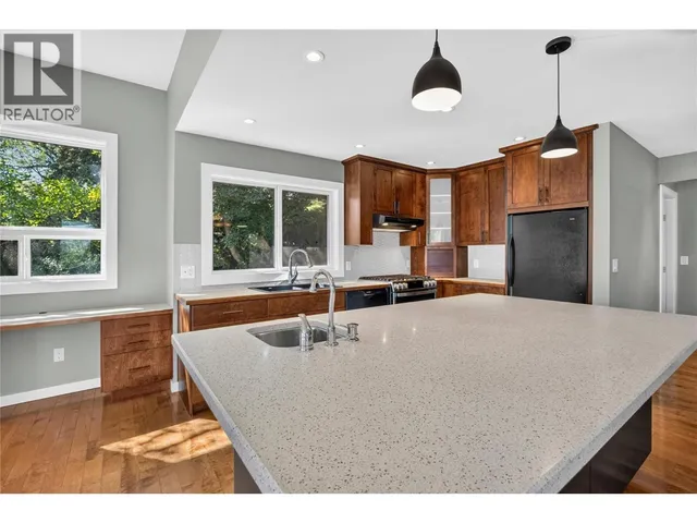 220 WEST BENCH DRIVE, Penticton 5