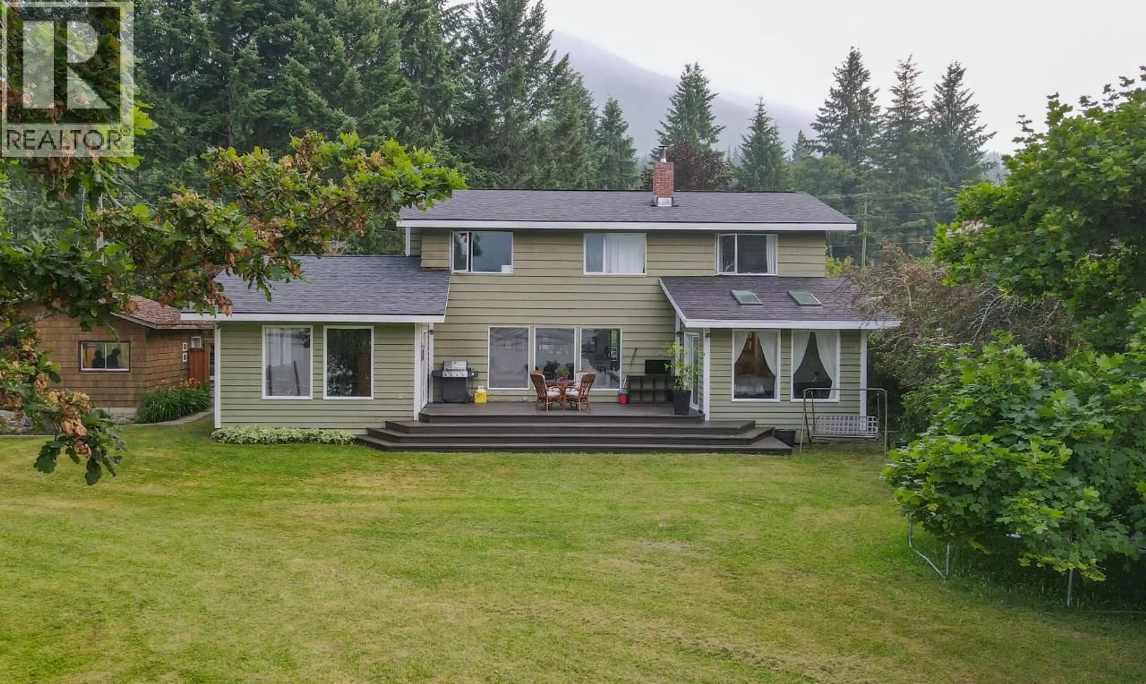 Home with vinyl exterior material, mountain view for 8119 MUNCH ROAD, Procter British Columbia V0G1V0
