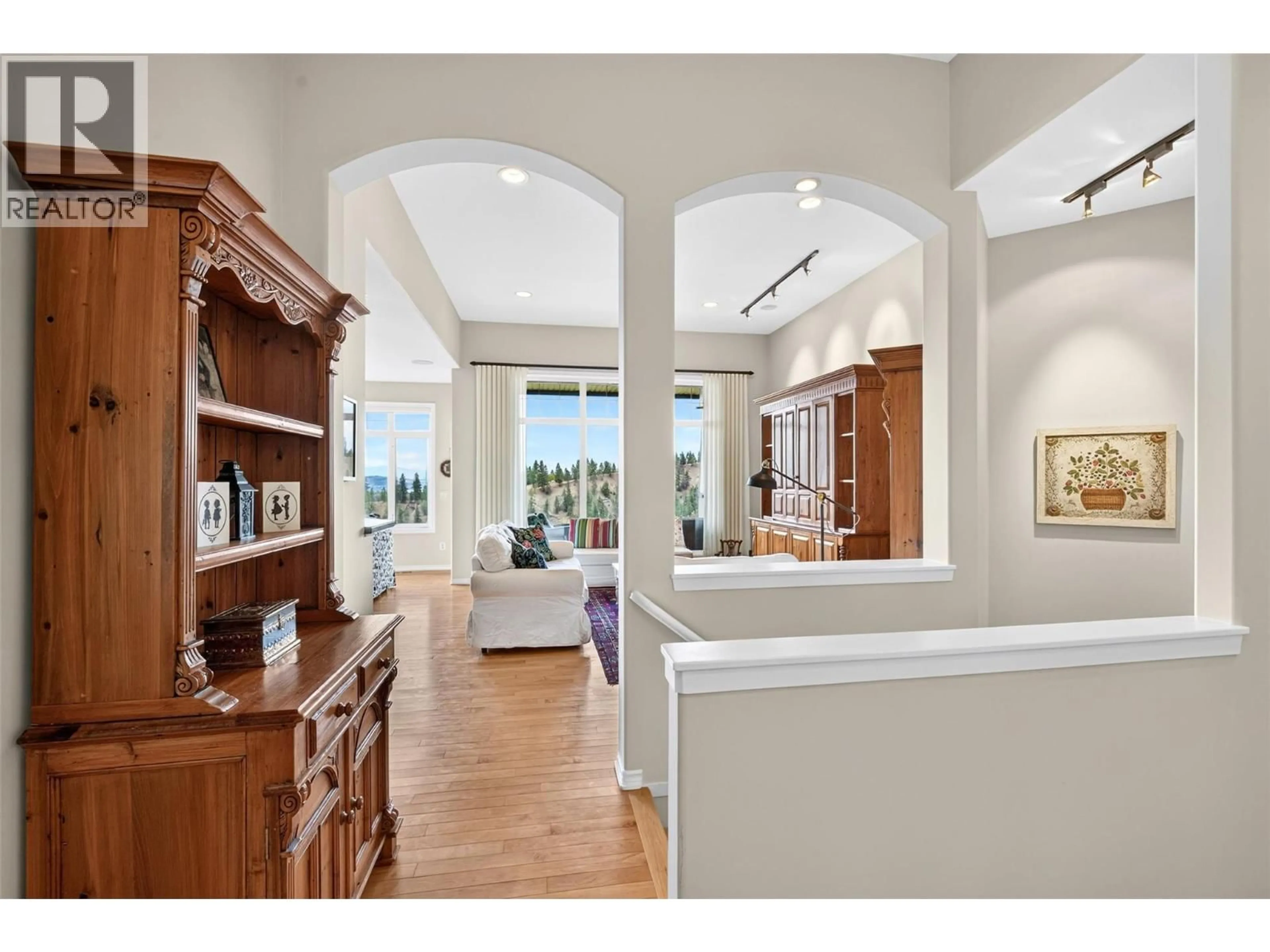 Indoor entryway for 21 - 3800 GALLAGHERS PINNACLE WAY, Kelowna British Columbia V1W3Z8