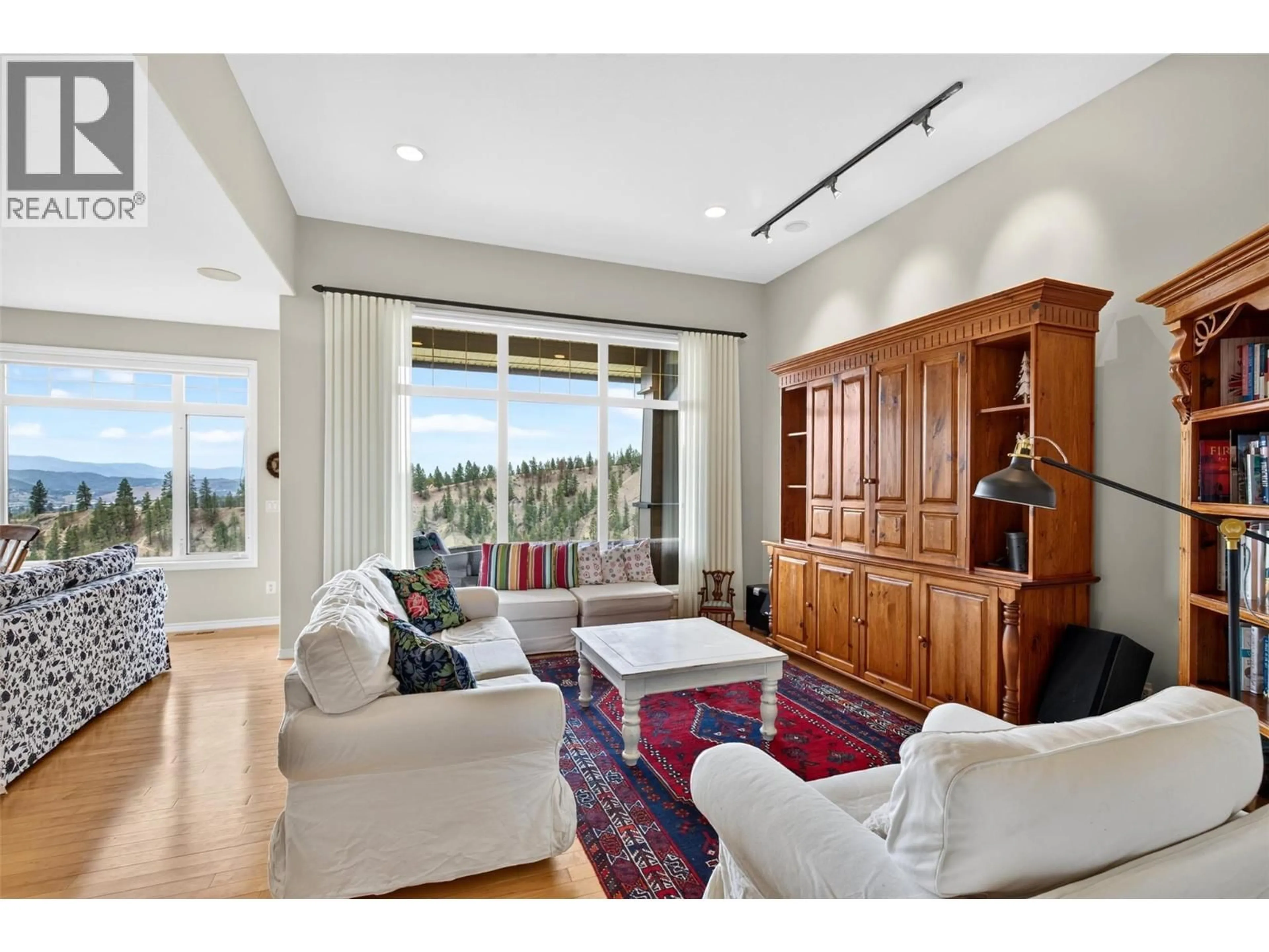 Living room with furniture, unknown for 21 - 3800 GALLAGHERS PINNACLE WAY, Kelowna British Columbia V1W3Z8