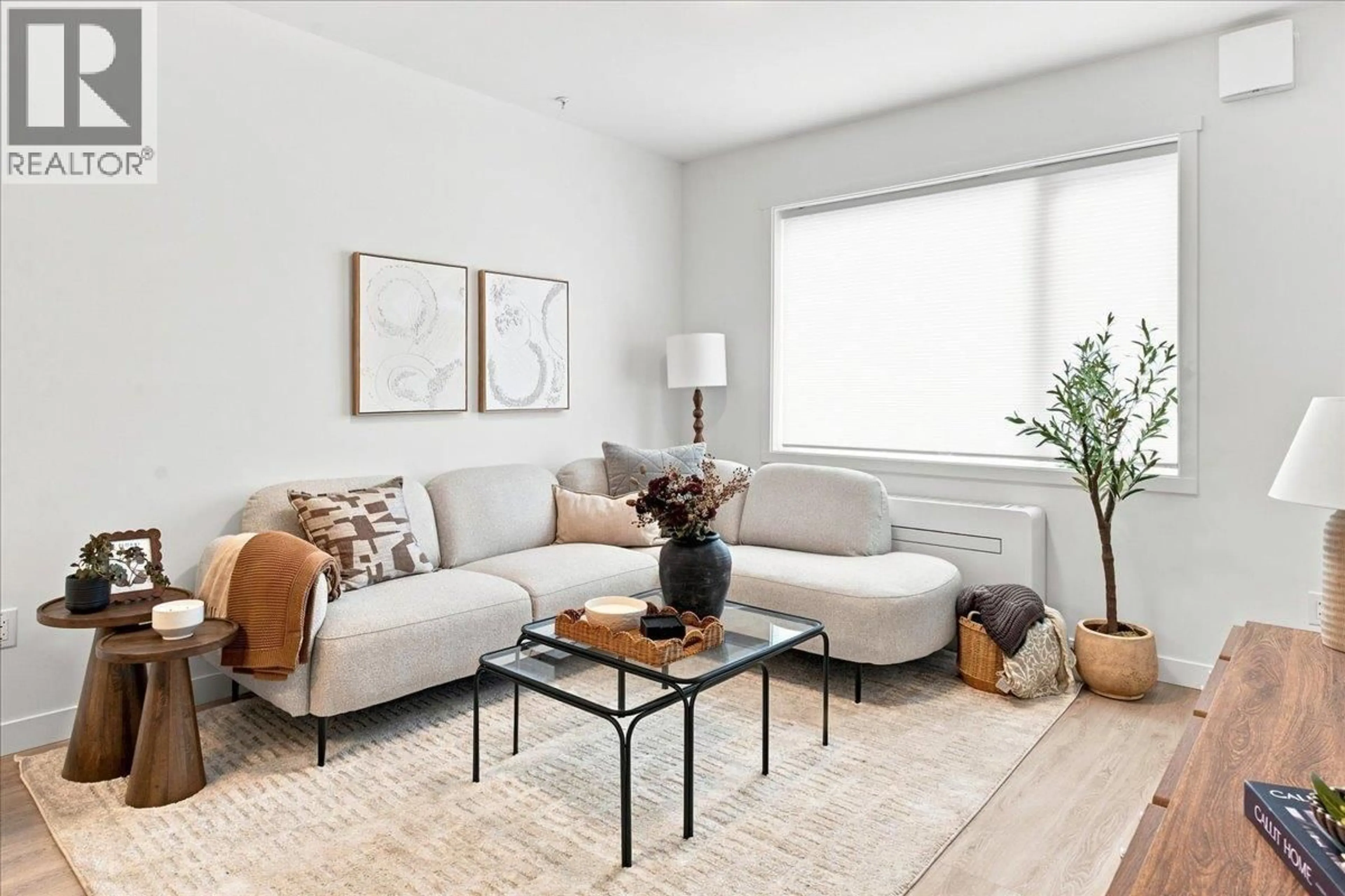 Living room with furniture, unknown for 206 - 1655 ABERDEEN DRIVE, Kamloops British Columbia V1S0C6