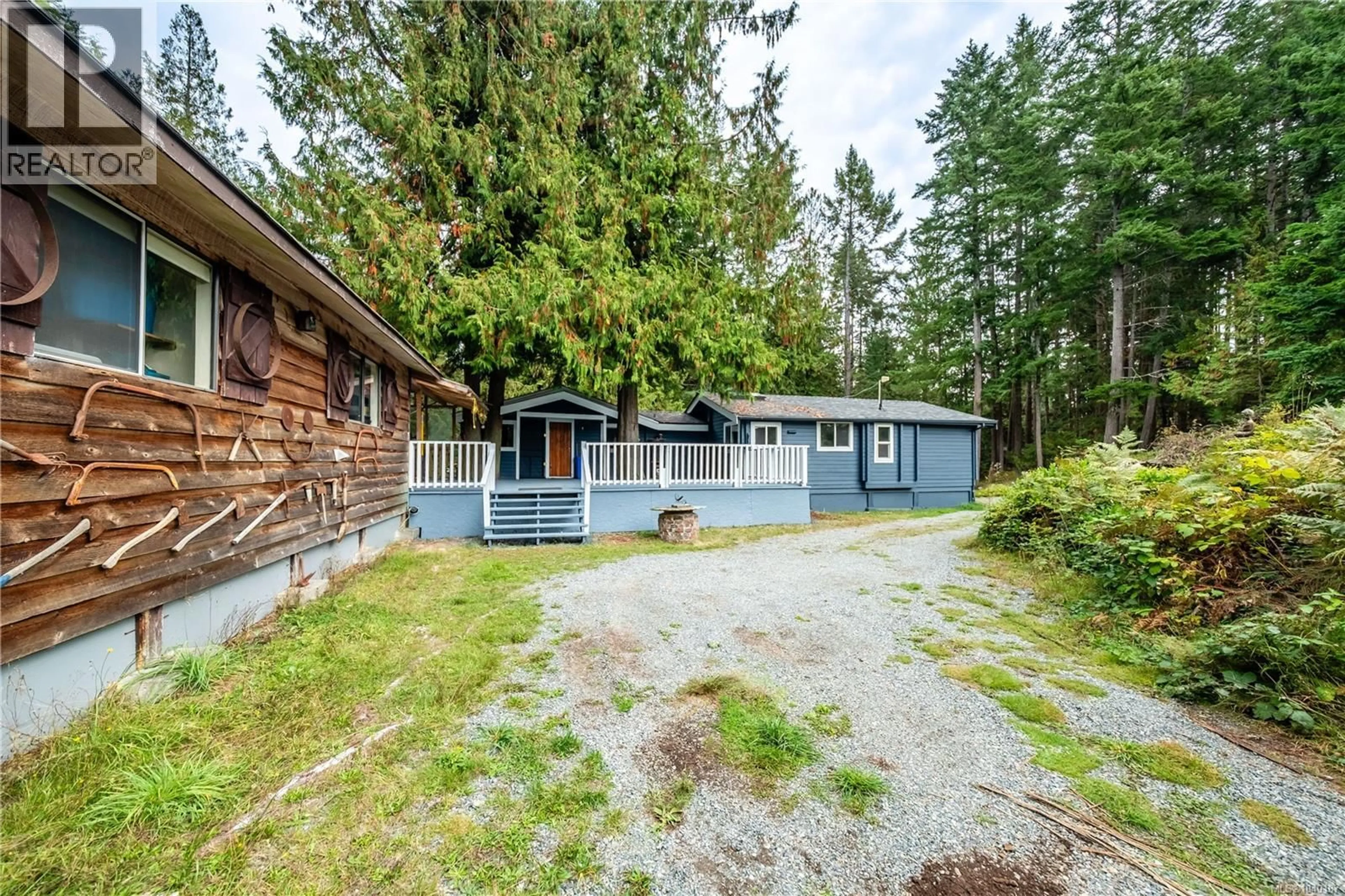 A pic from outside/outdoor area/front of a property/back of a property/a pic from drone, unknown for 336 HEMLOCK AVENUE, Gabriola Island British Columbia V0R1X1