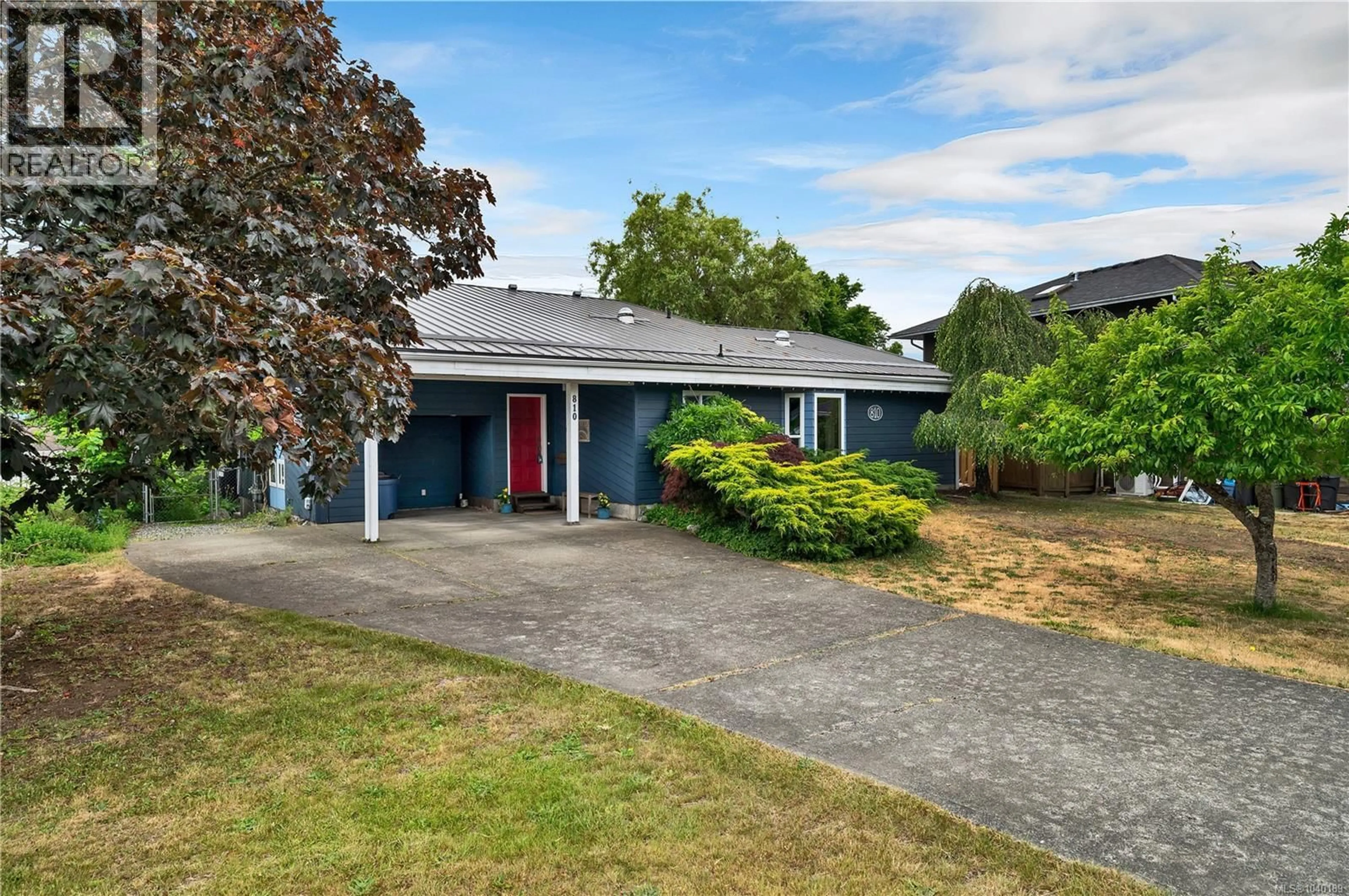 A pic from outside/outdoor area/front of a property/back of a property/a pic from drone, street for 810 SHELLBOURNE BOULEVARD, Campbell River British Columbia V9W5E8