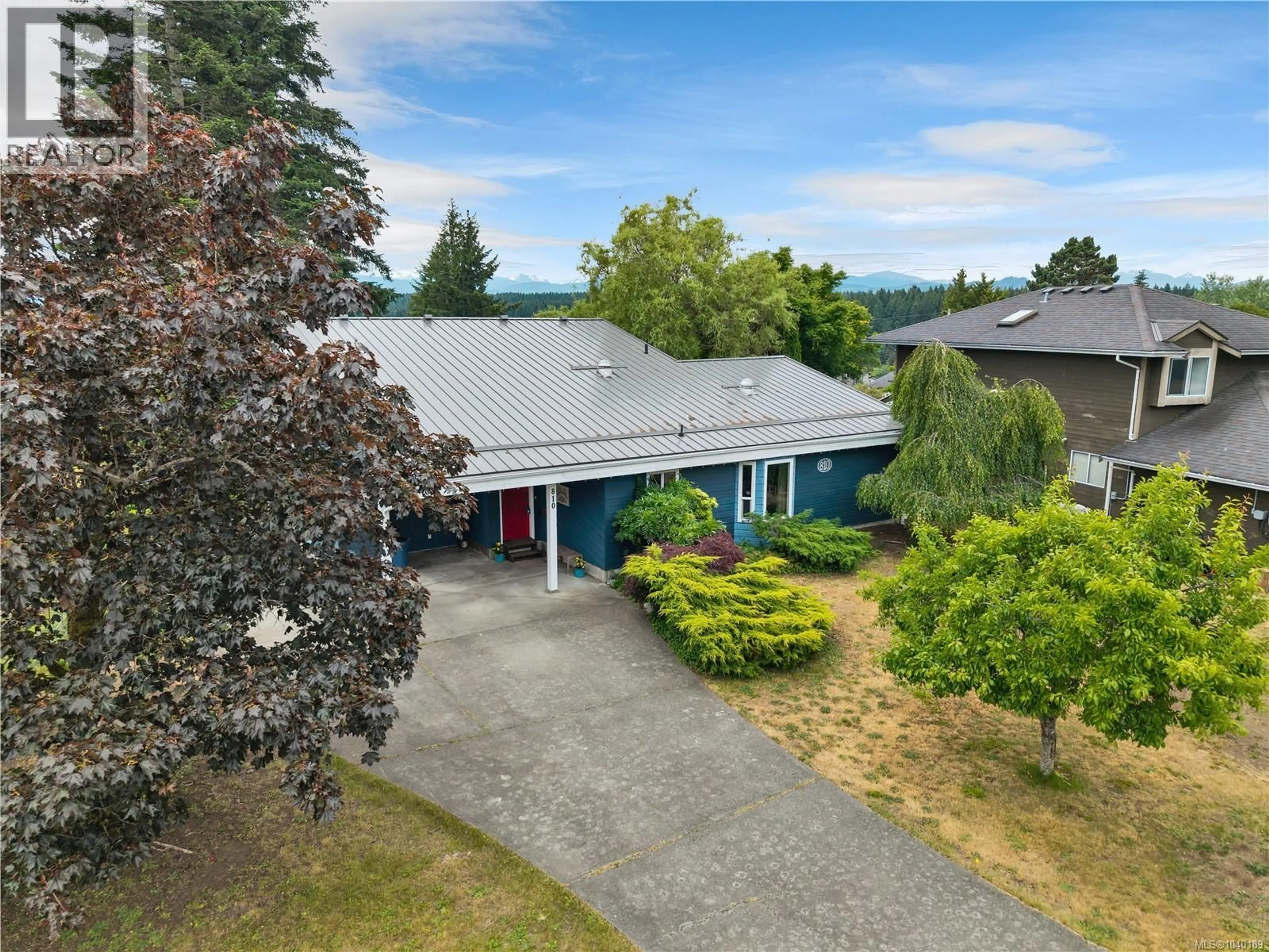 A pic from outside/outdoor area/front of a property/back of a property/a pic from drone, street for 810 SHELLBOURNE BOULEVARD, Campbell River British Columbia V9W5E8