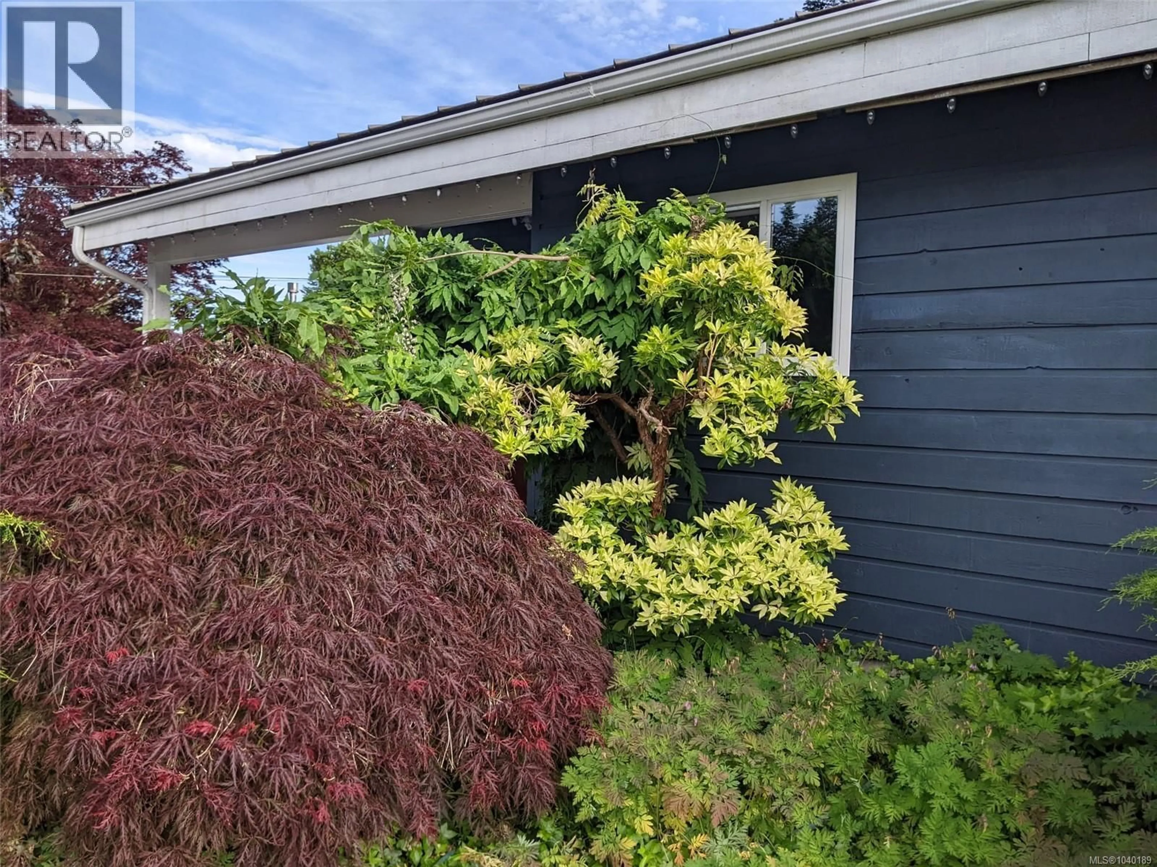 A pic from outside/outdoor area/front of a property/back of a property/a pic from drone, street for 810 SHELLBOURNE BOULEVARD, Campbell River British Columbia V9W5E8