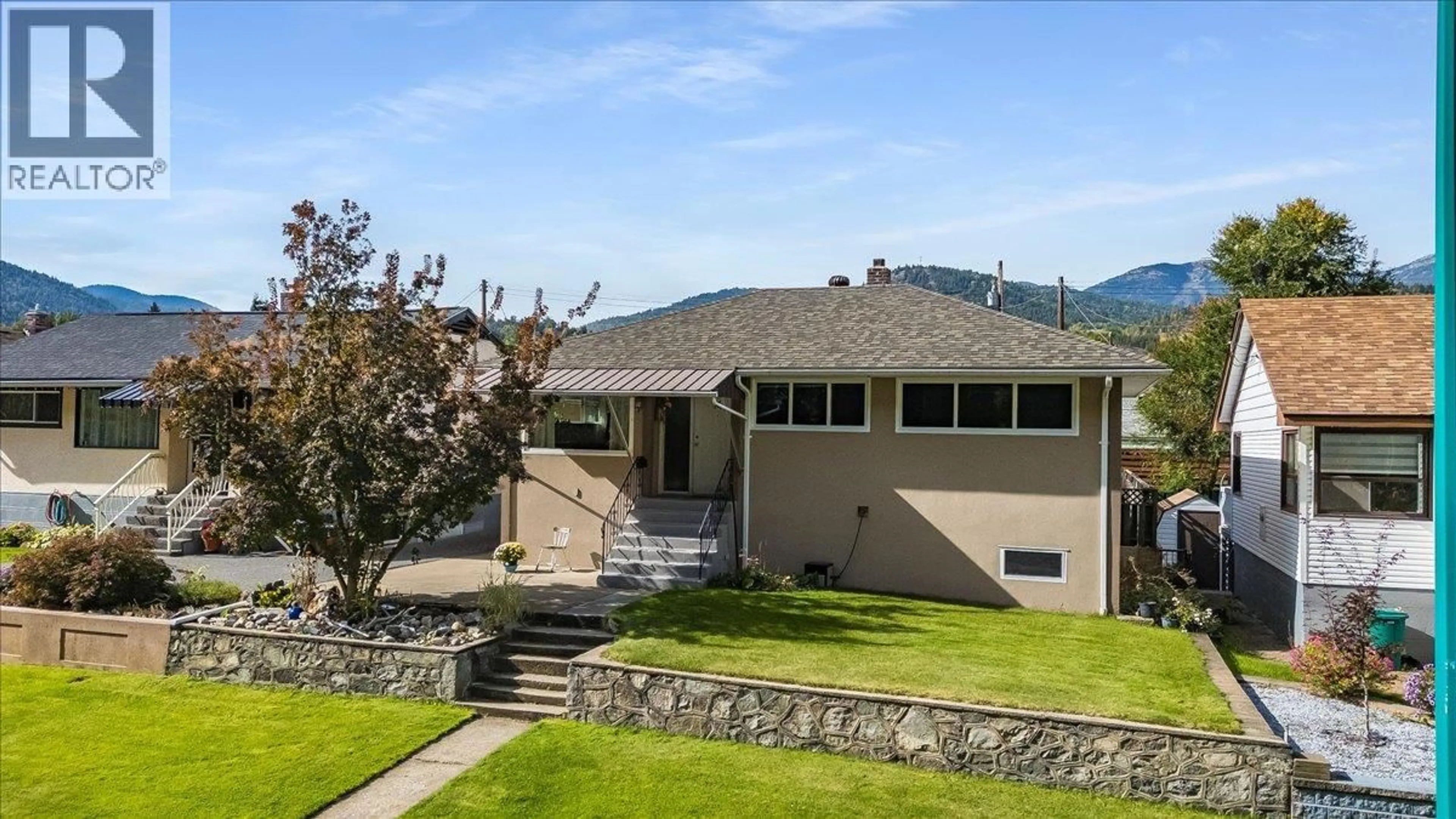 Home with vinyl exterior material, mountain view for 14 HILLSIDE DRIVE, Trail British Columbia V1R1G5