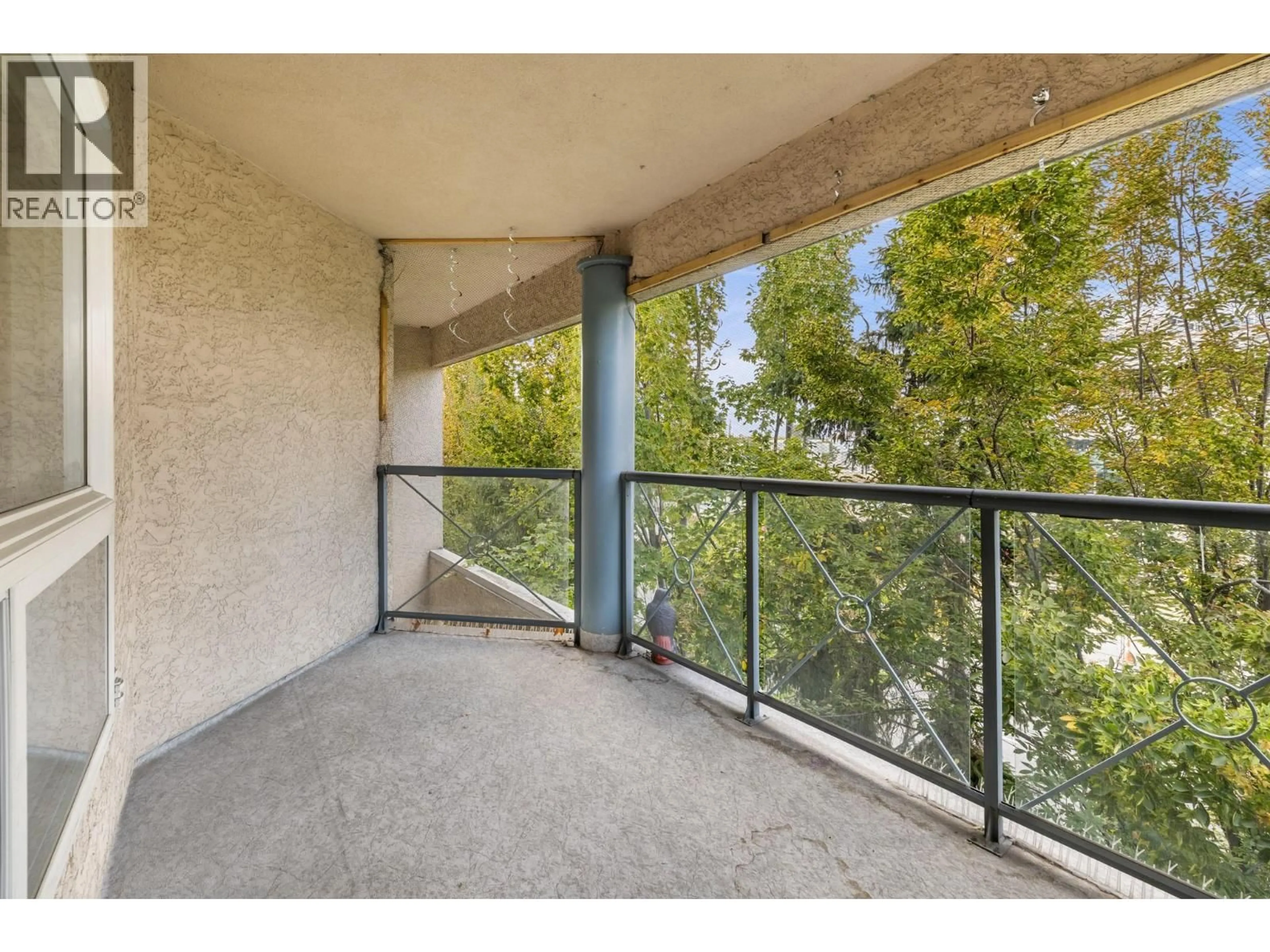 Balcony in the apartment, water/lake/river/ocean view for 3115 DE MONTREUIL COURT, Kelowna British Columbia V1W3W1
