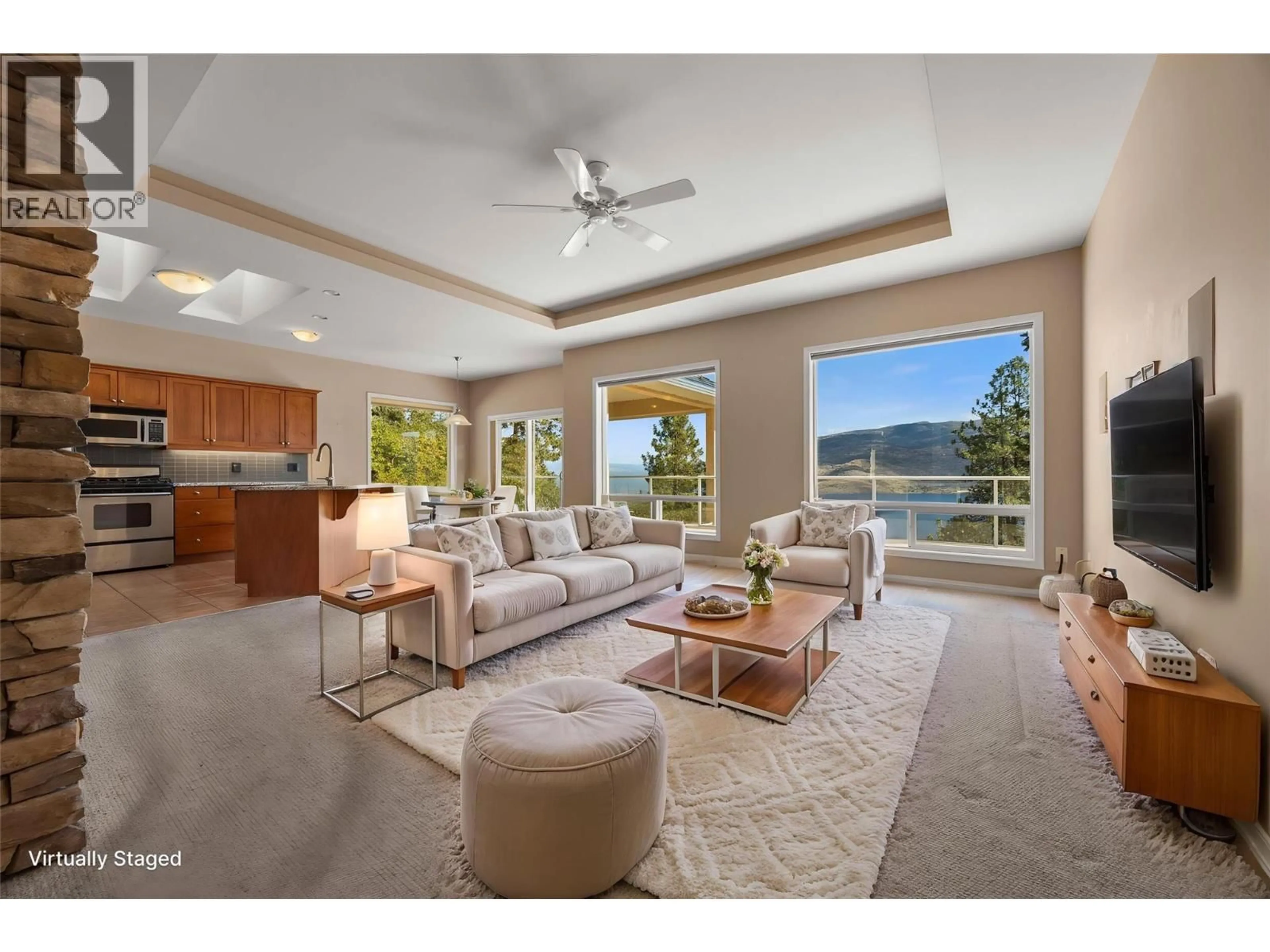 Living room with furniture, unknown for 6455 VERNON AVENUE, Peachland British Columbia V0H1X8