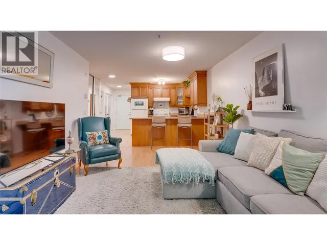 105 - 1965 PANDOSY STREET, Kelowna 2