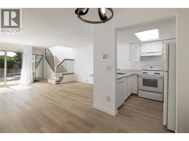 916 - 3140 WILSON STREET, Penticton 2