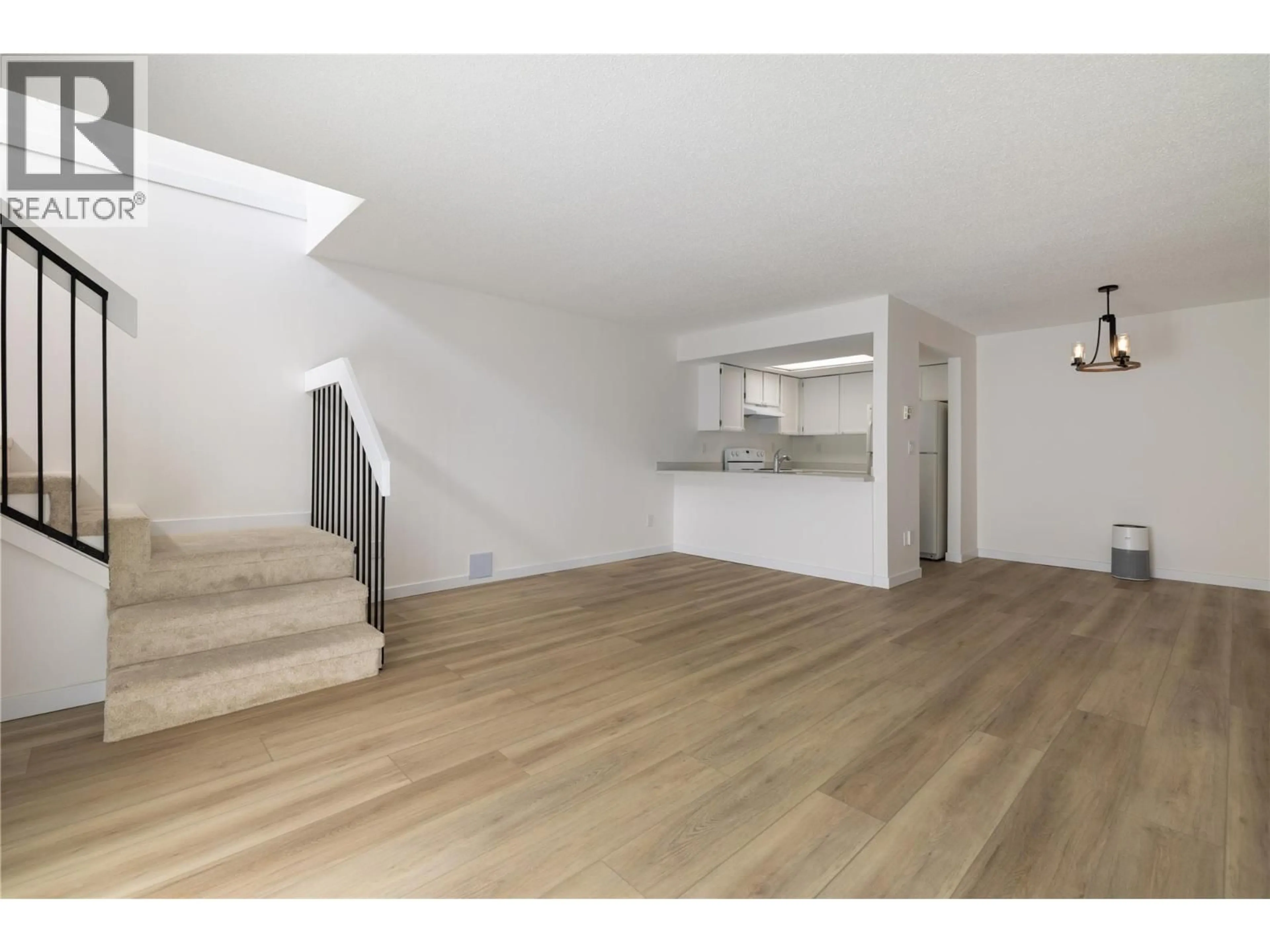 A pic of a room for 916 - 3140 WILSON STREET, Penticton British Columbia V2A7K4