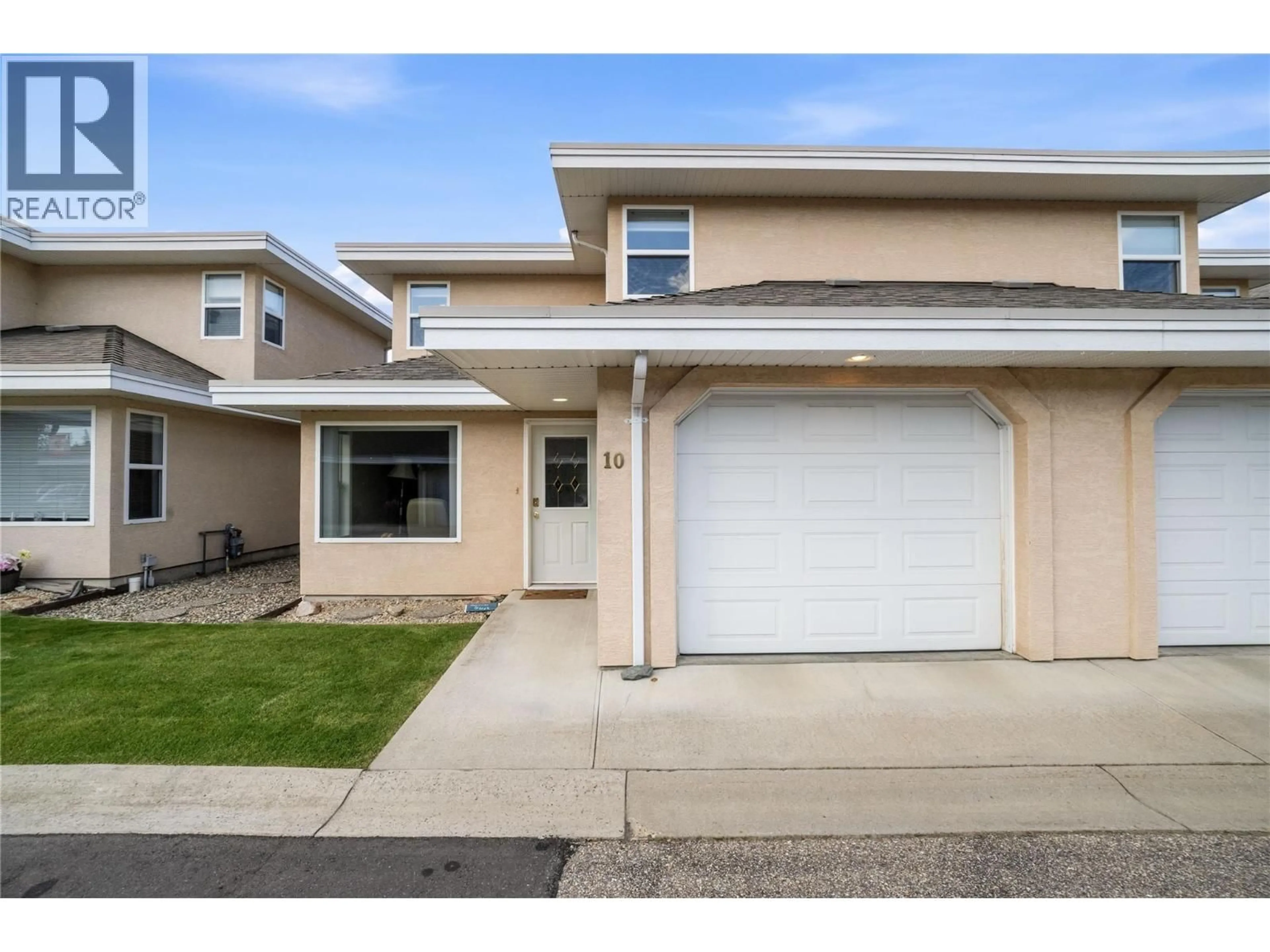 Home with vinyl exterior material, street for 10 - 51 8 AVENUE SOUTHWEST, Salmon Arm British Columbia V1E3L9